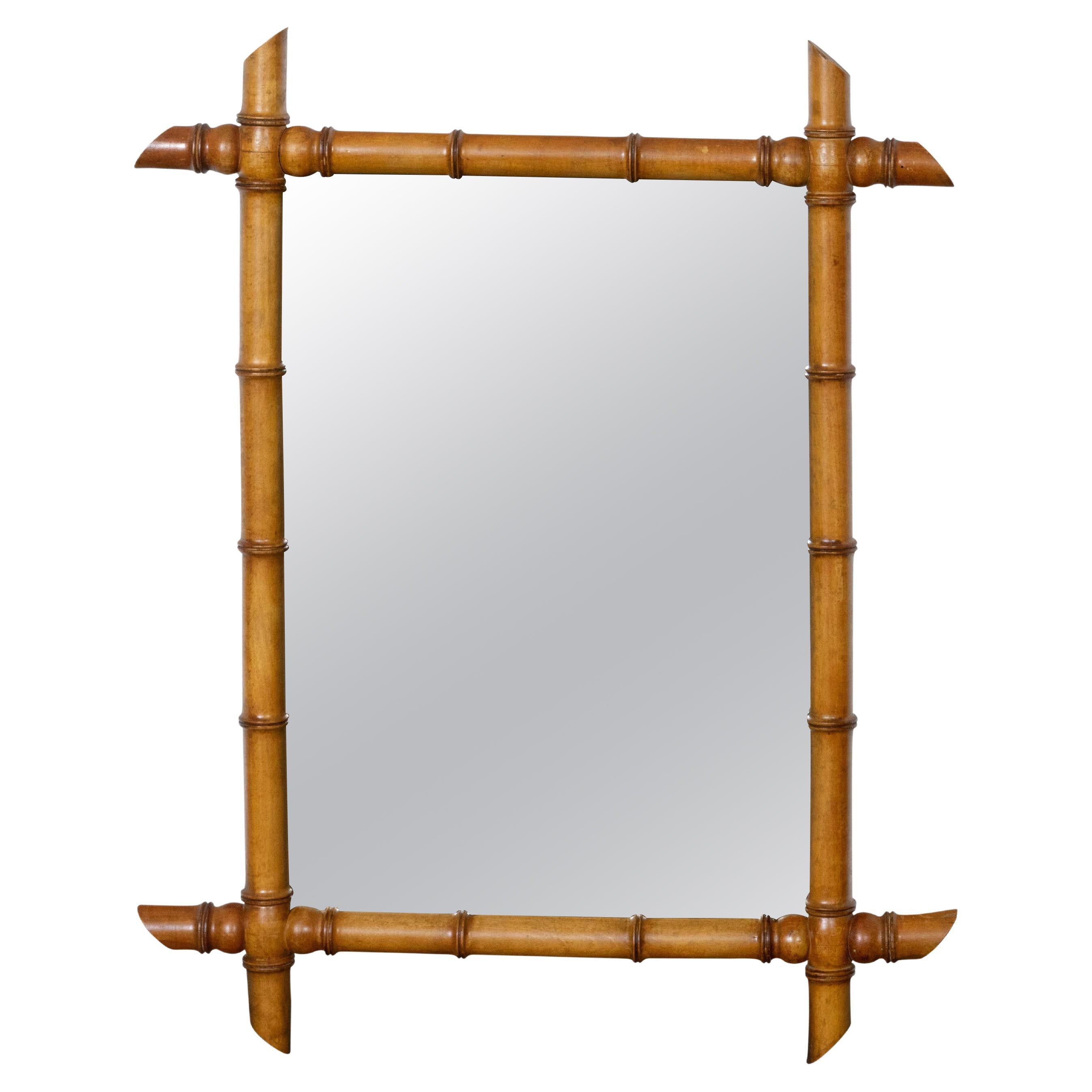 Miroir français en noyer imitation bambou aux coins entrecroisés, vers 1920