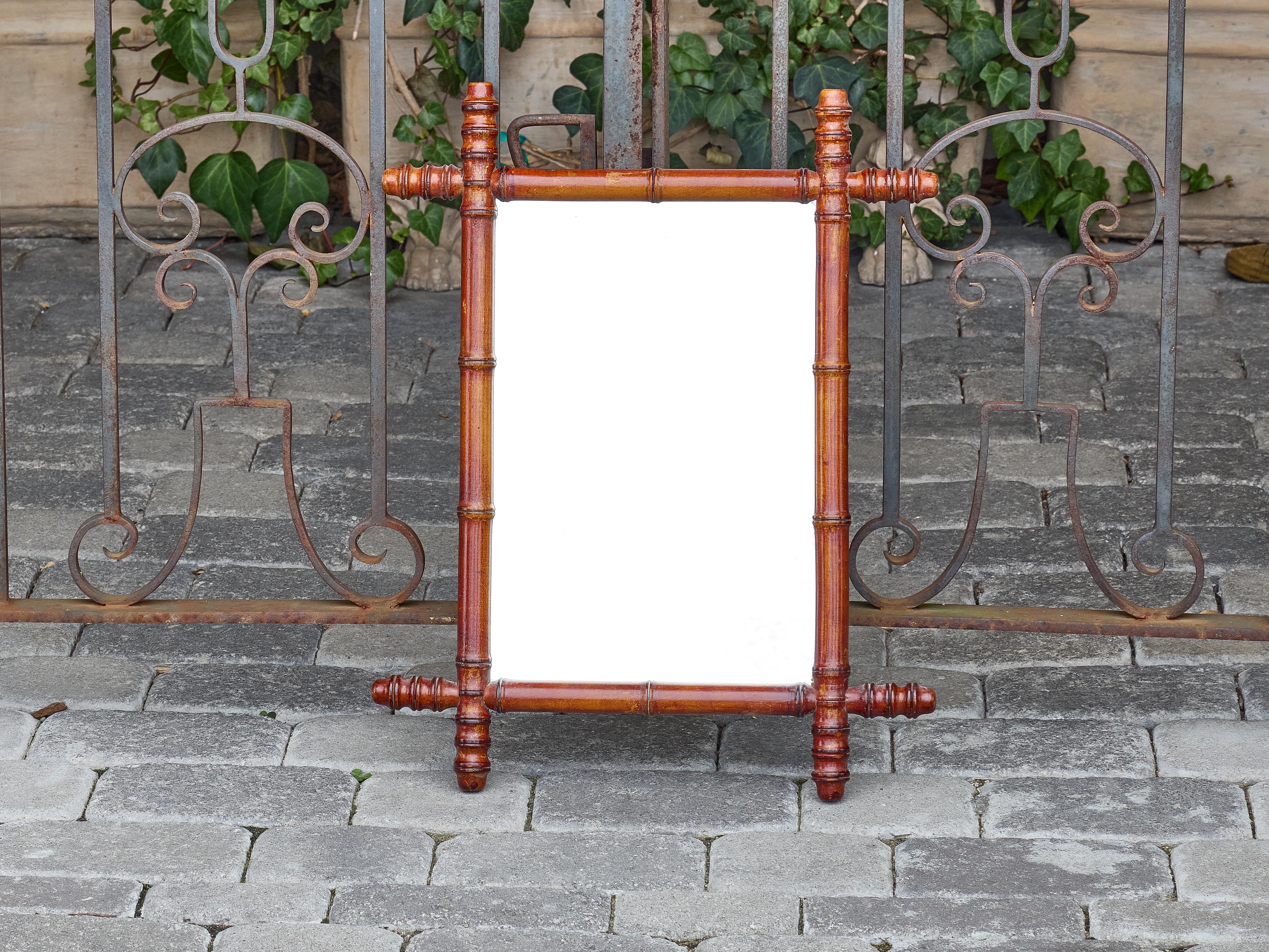 Rustique Miroir en faux bambou avec extrémités tournées, circa 1900 en vente