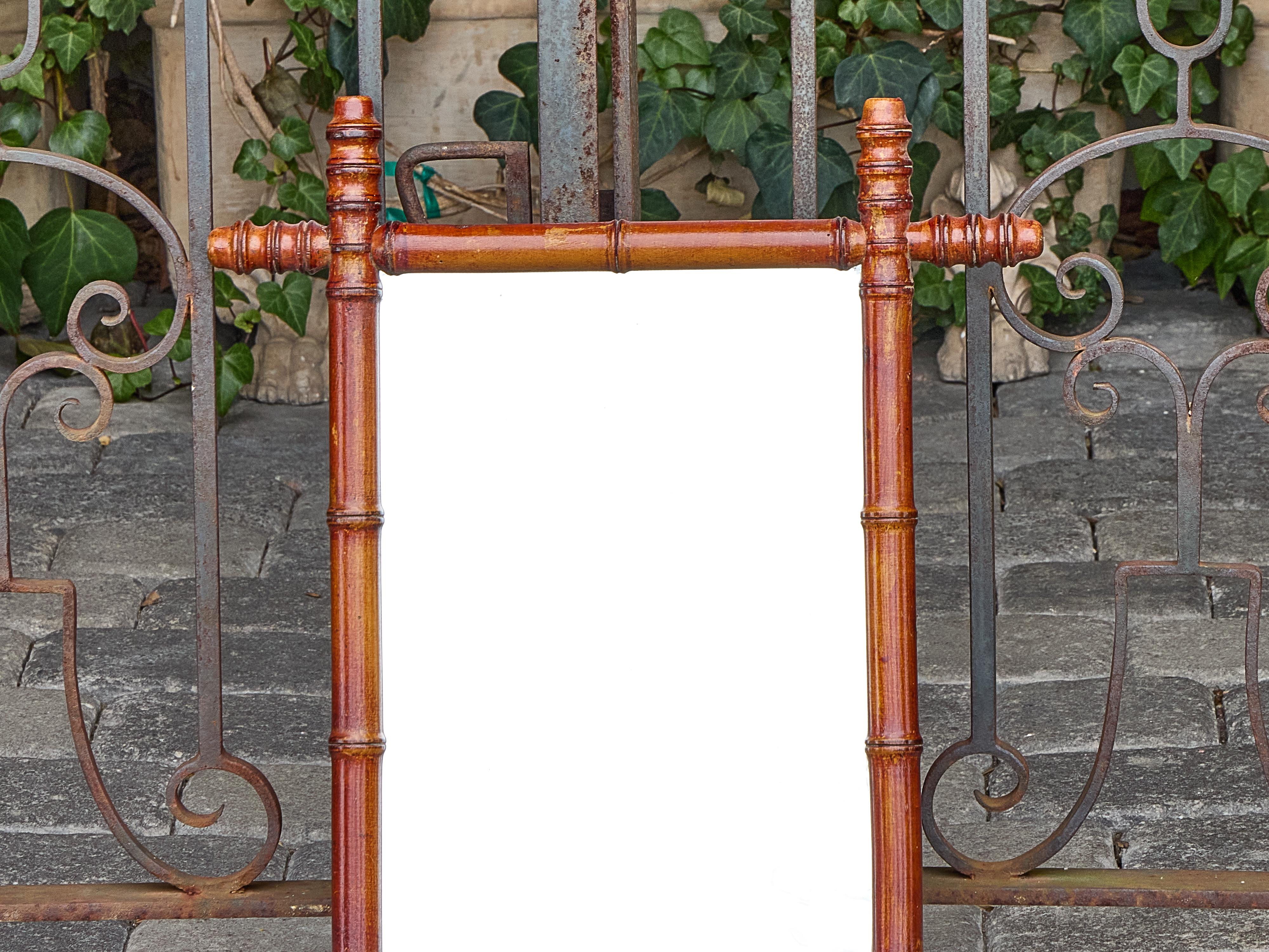 Tourné Miroir en faux bambou avec extrémités tournées, circa 1900 en vente