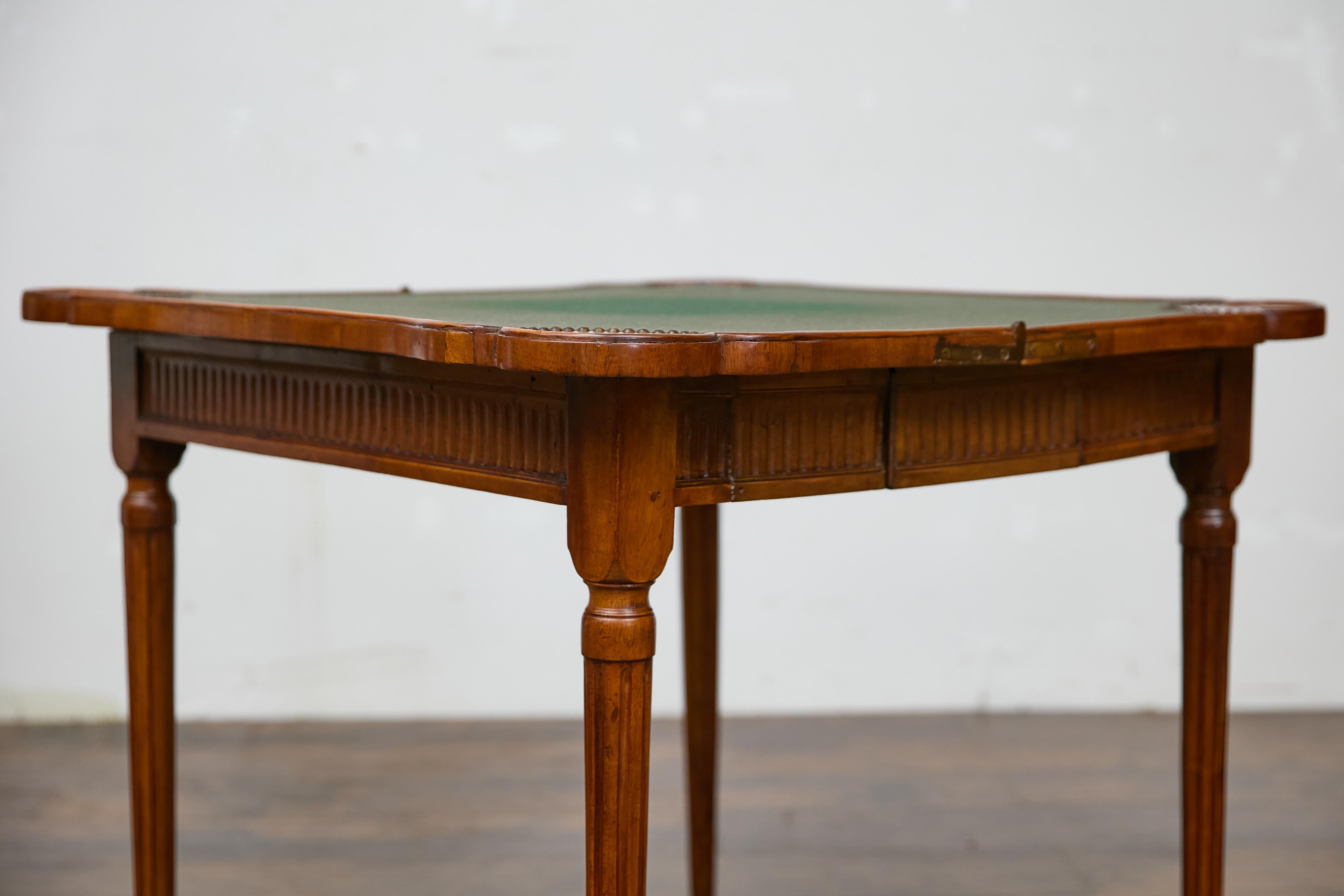 French Walnut Game Table with Marquetry and Reversible Felt Top, Circa 1880 For Sale 10