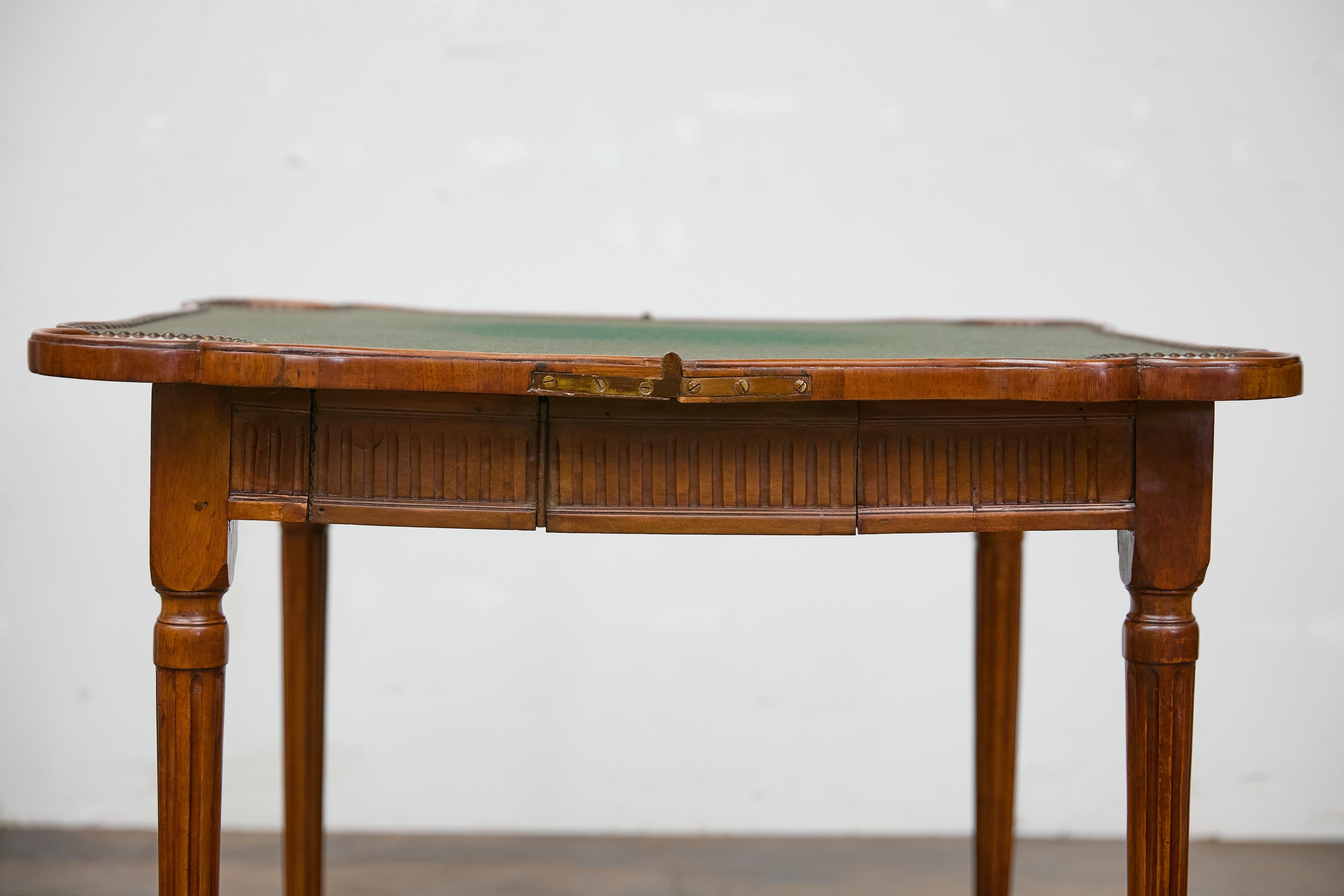 French Walnut Game Table with Marquetry and Reversible Felt Top, Circa 1880 For Sale 12