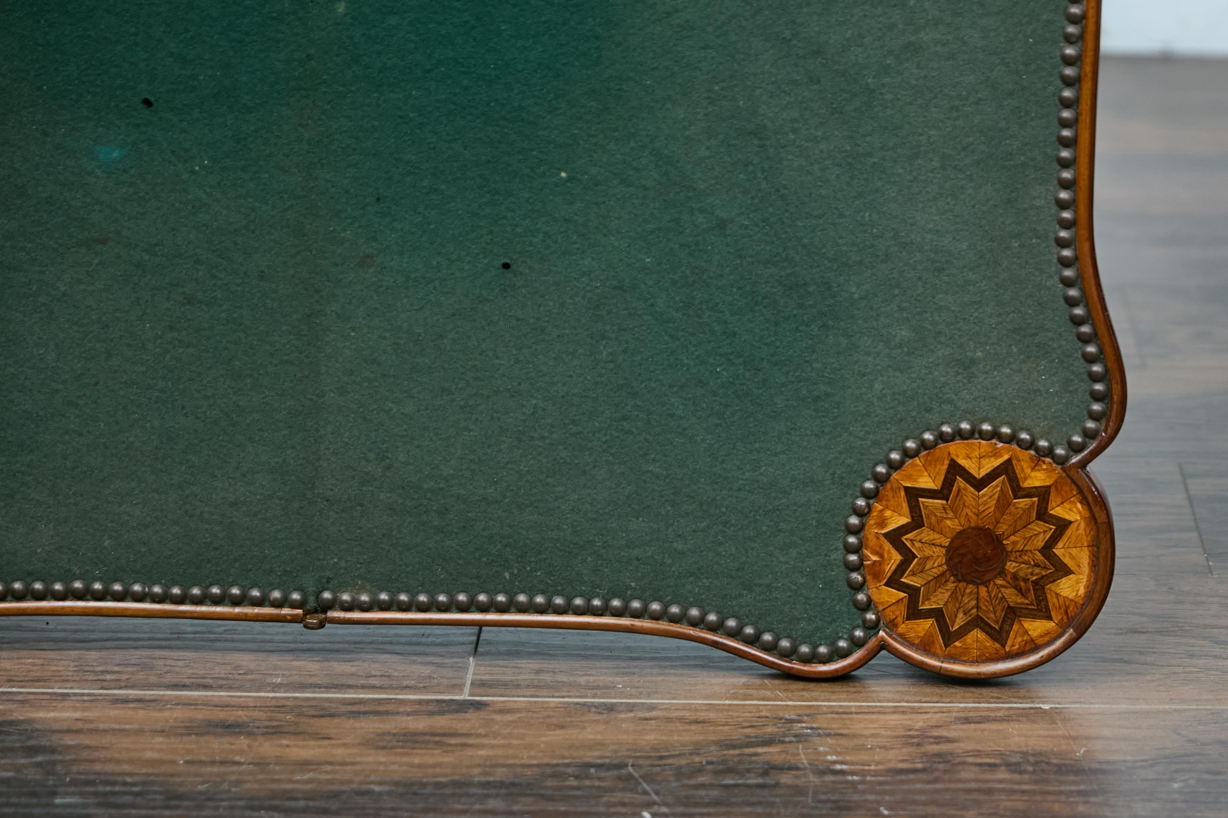 French Walnut Game Table with Marquetry and Reversible Felt Top, Circa 1880 For Sale 15