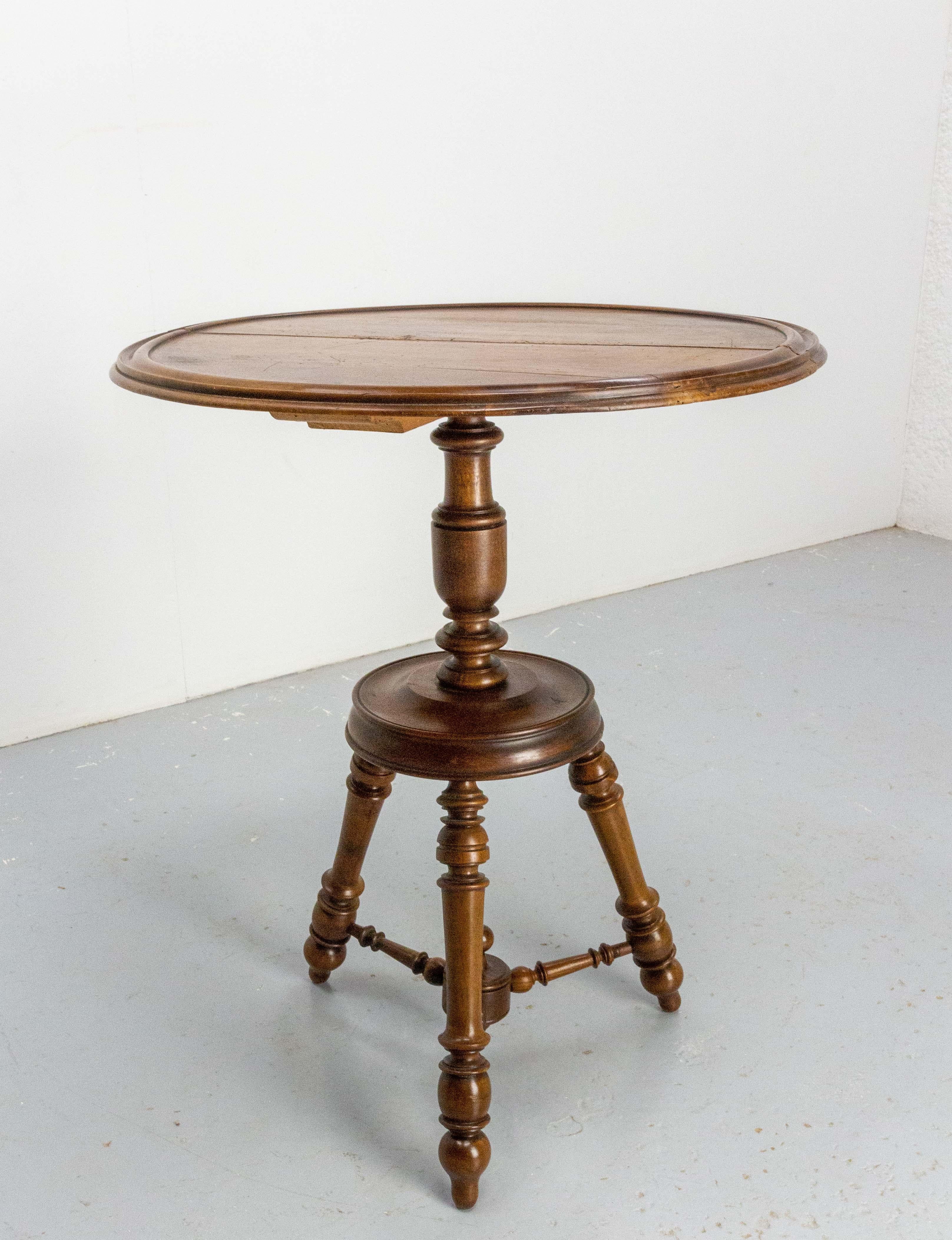 Turned French Walnut Gueridon or Side Table, late 19th Century For Sale