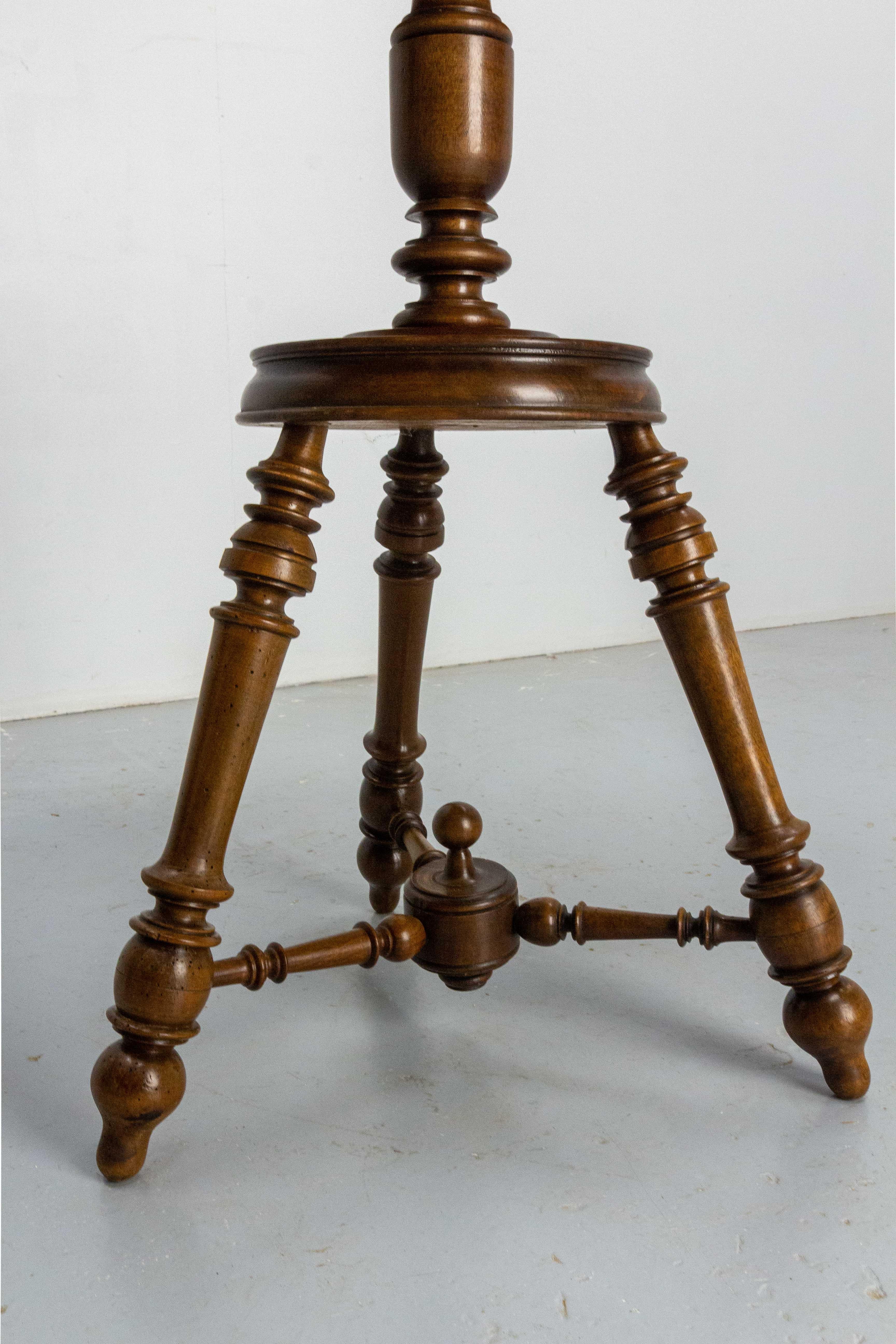 Late 19th Century French Walnut Gueridon or Side Table, late 19th Century For Sale