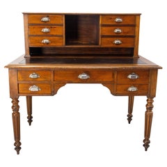 Bureau Louis Philippe en noyer français Table à écrire avec plateau en cuir, 19e siècle