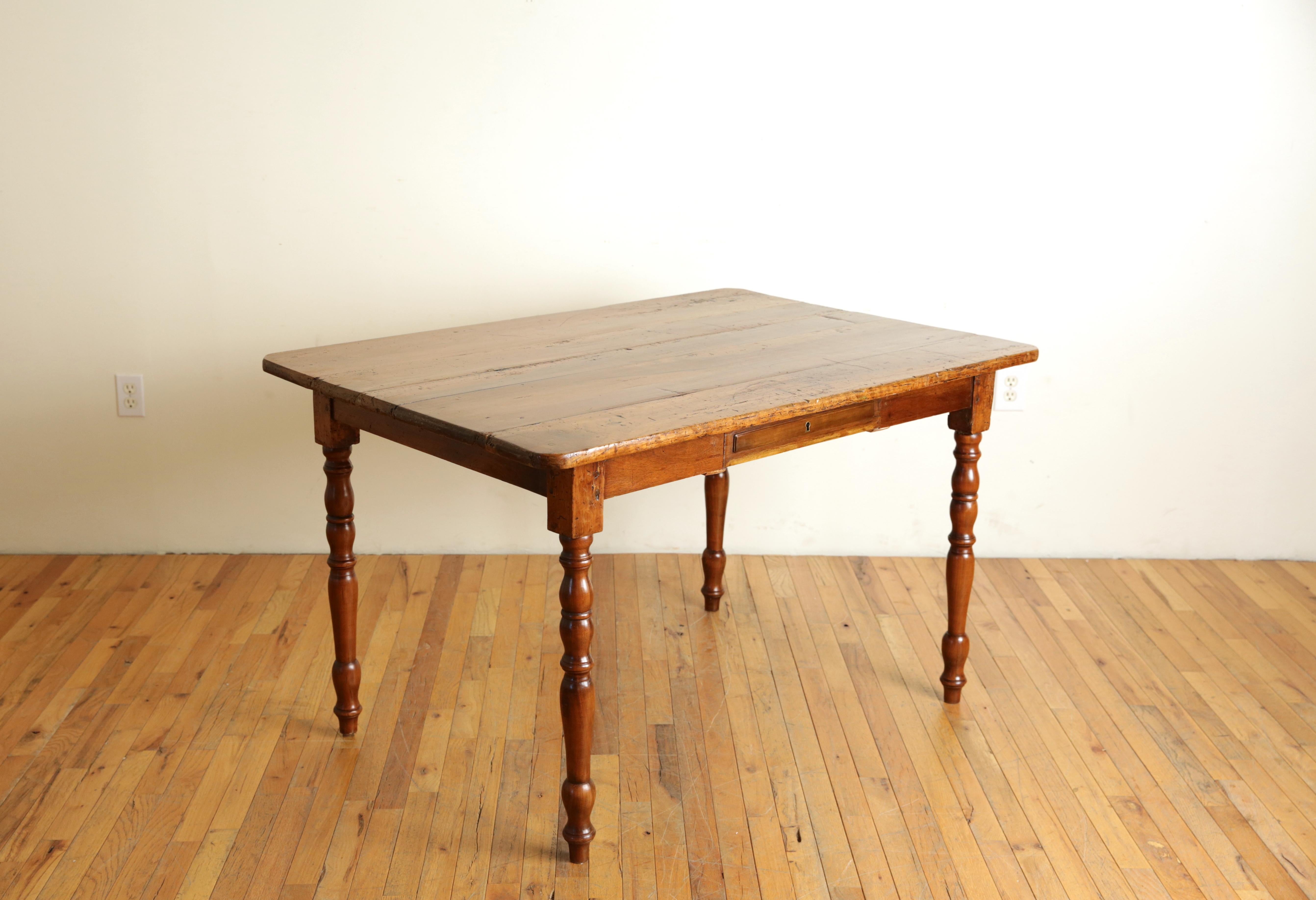 Louis-Philippe Table à 1 tiroir d'époque Louis Philippe, vers 1840 et plus tard en vente