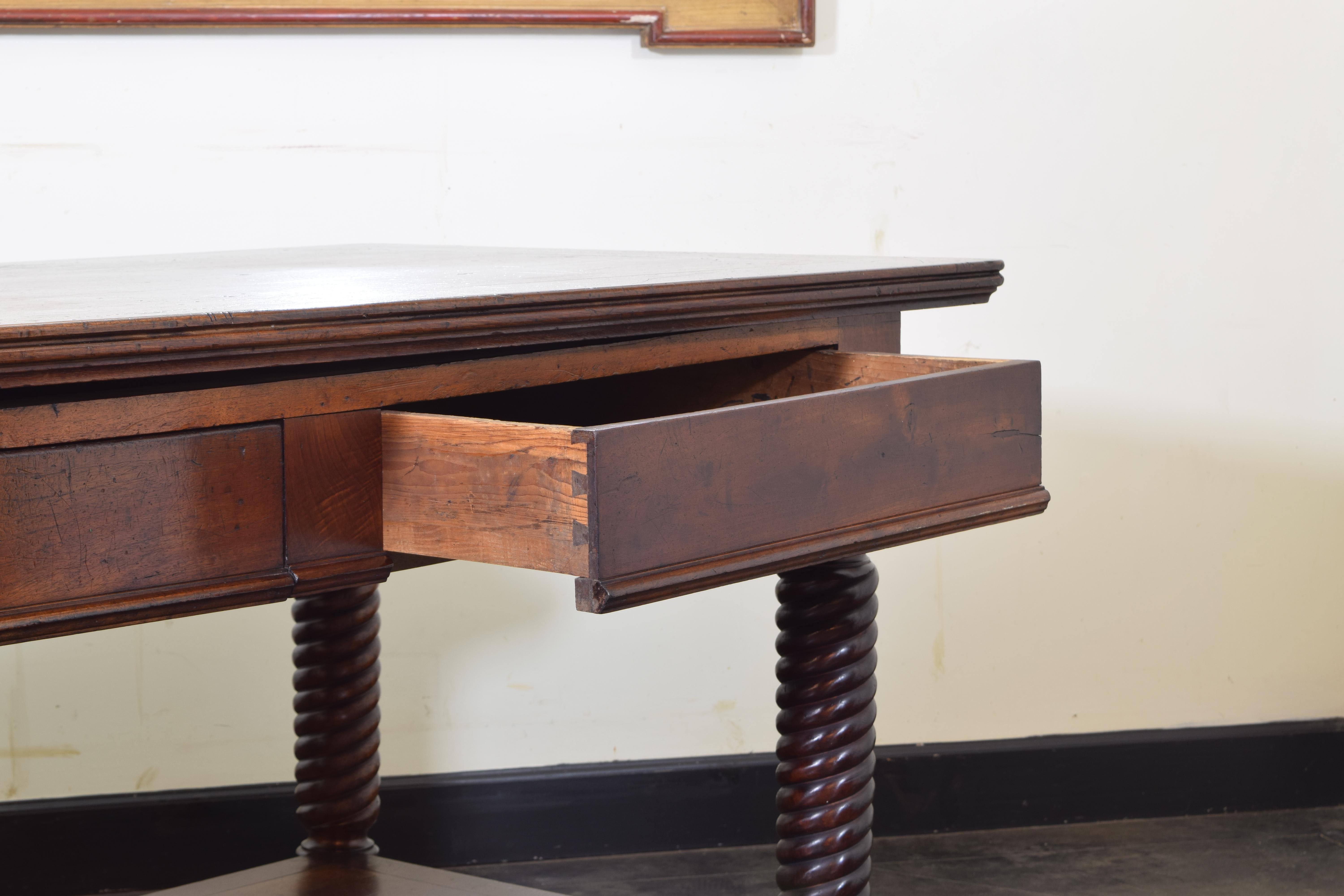 French Walnut Louis Philippe Period Table de Drapiers, Mid-19th Century 4