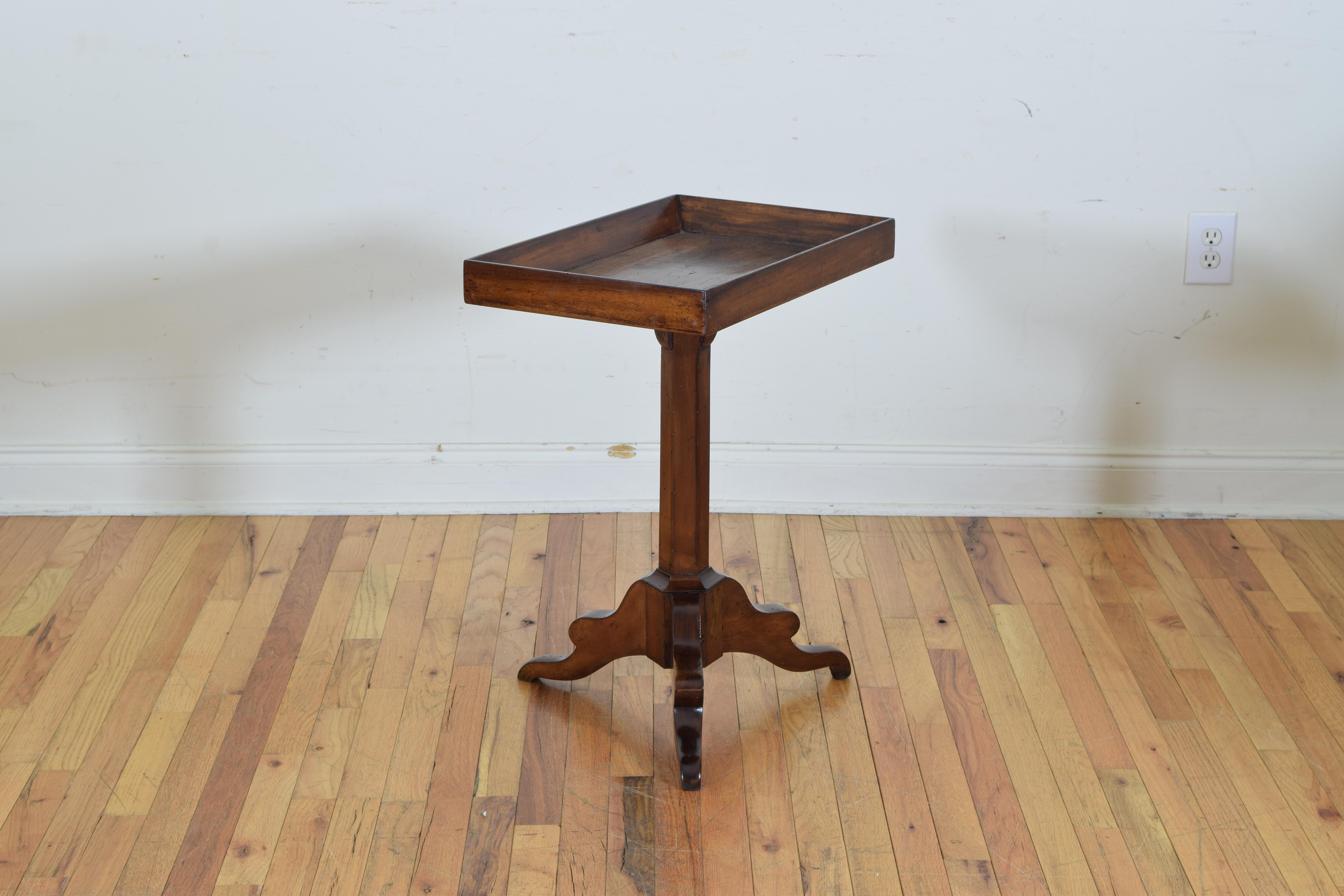 Mid-19th Century French Walnut Louis Philippe Period Tray Top Side Table, circa 1840