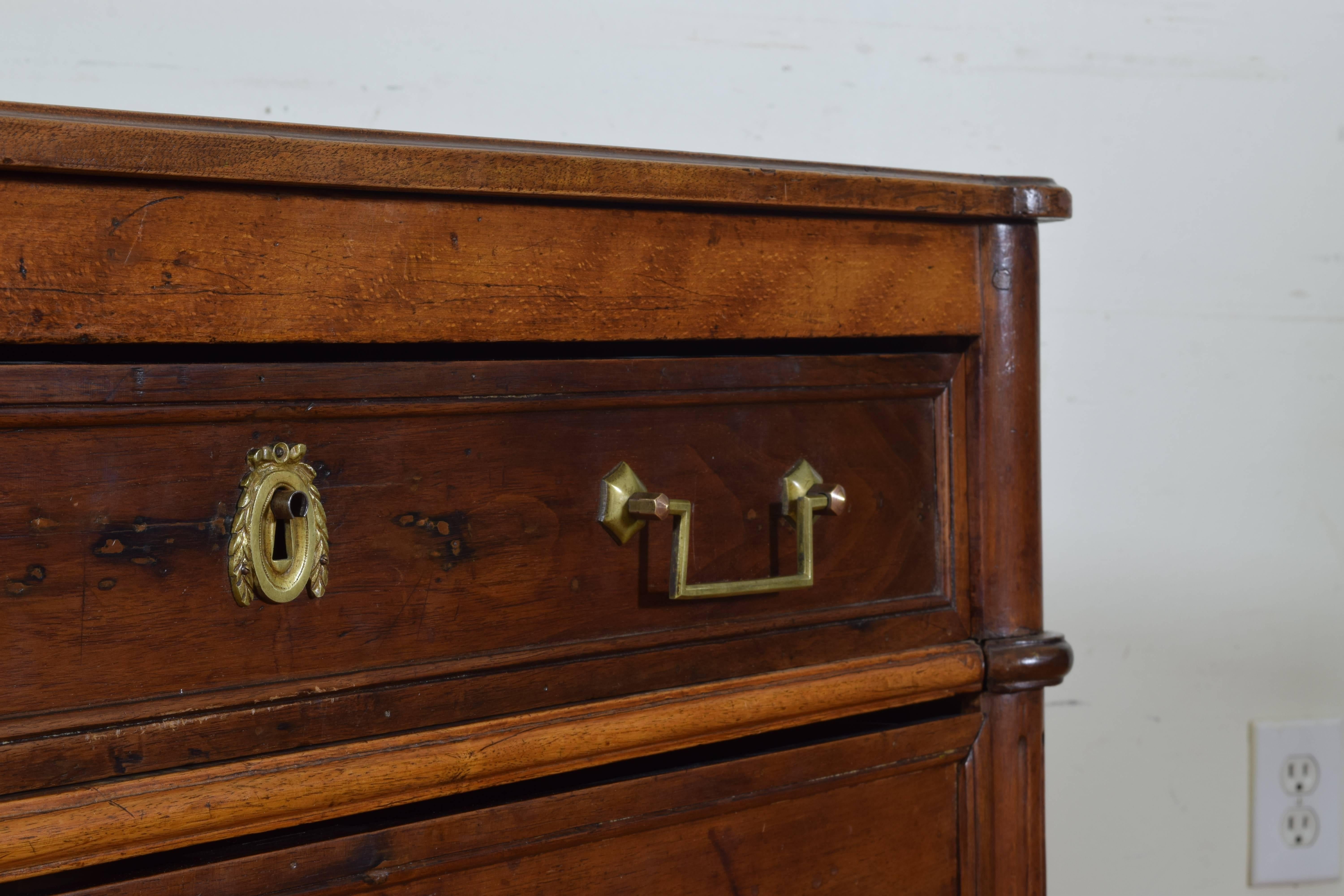 French Walnut Louis XVI Petite Three-Drawer Commode Late 18th-Early 19th Century 1