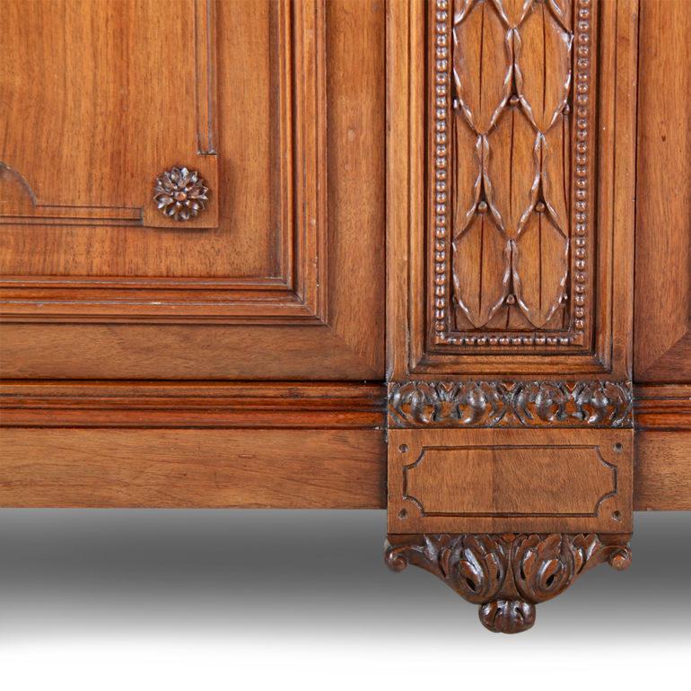 French Walnut Louis XVI Style Buffet In Good Condition In Vancouver, British Columbia