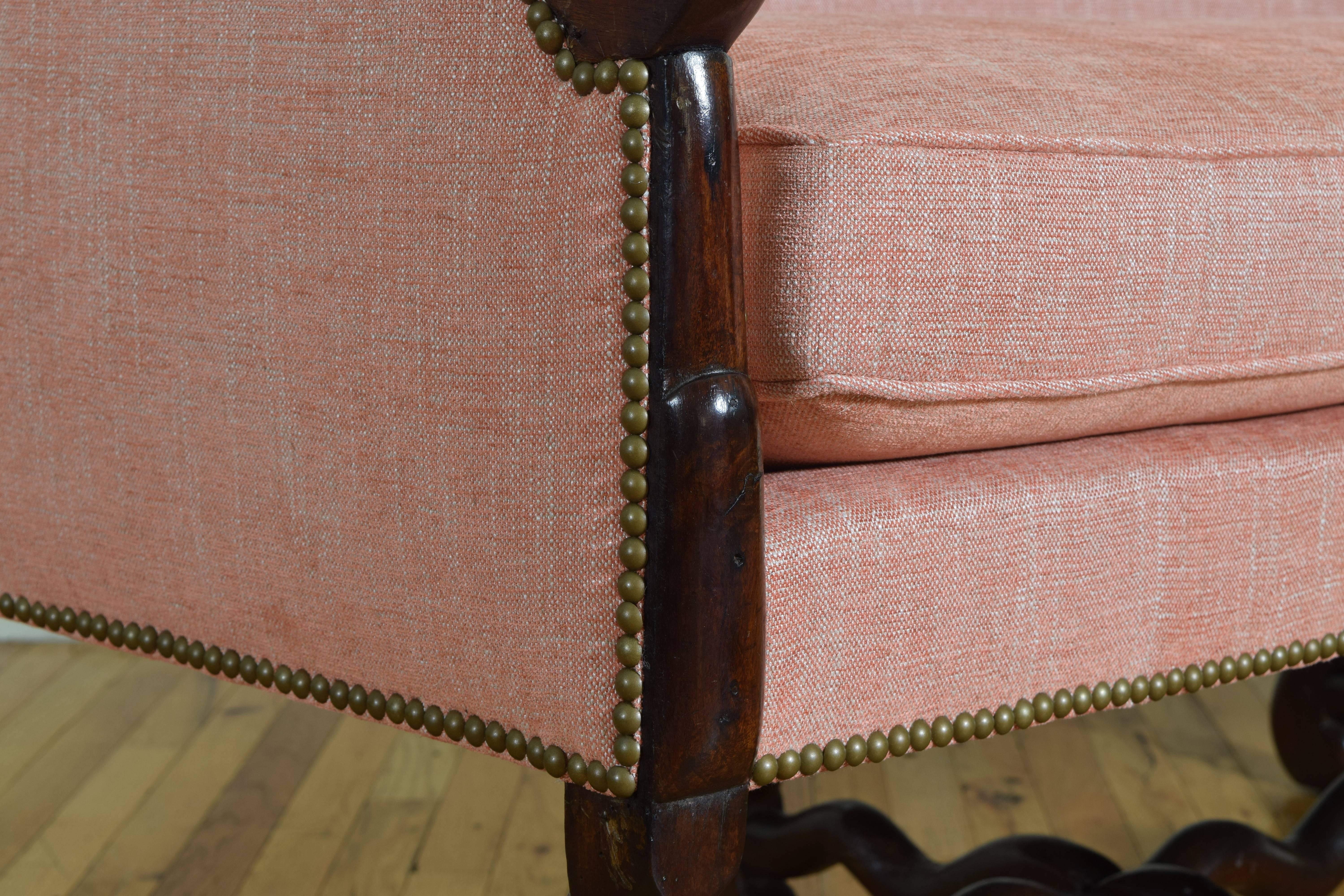 French Walnut LXIV/LXV Canape, Deep Seat, Os de Mouton, 18th Century 3