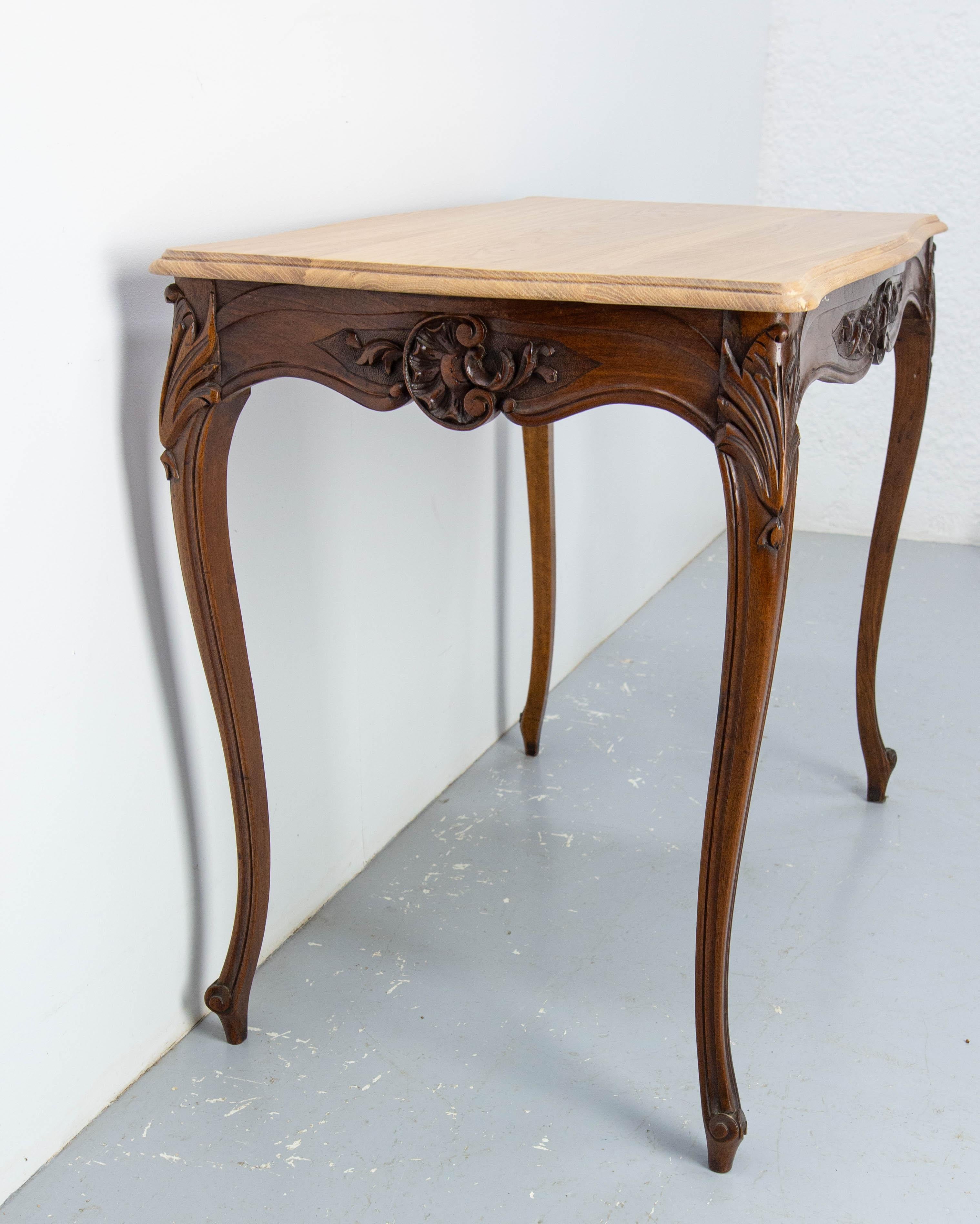 Early 20th Century French Walnut & Oak Side Table in the Louis XV Style with Hiden Drawer, c. 1900 For Sale