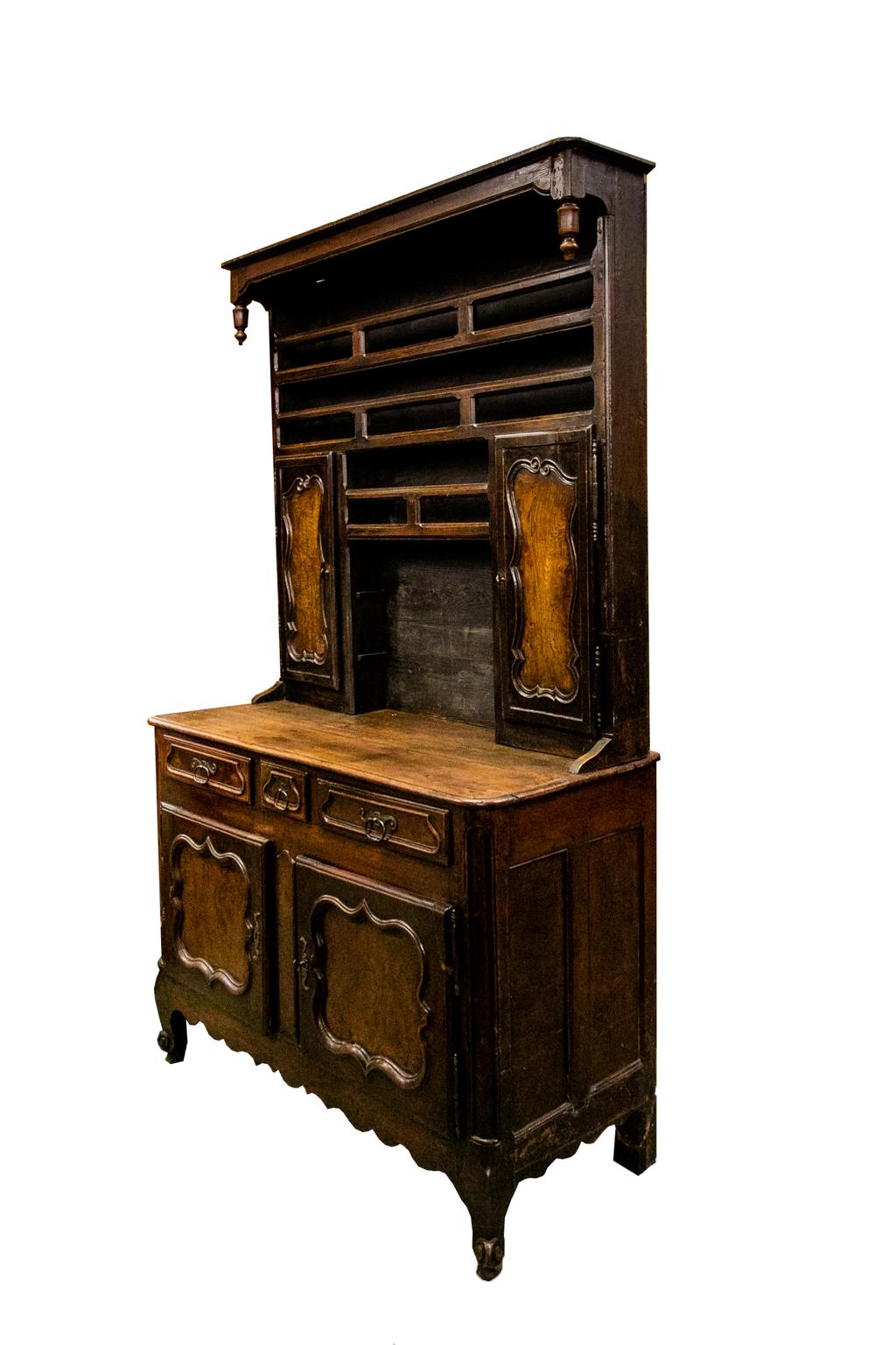 French Walnut & Oak Vassiliere For Sale 7