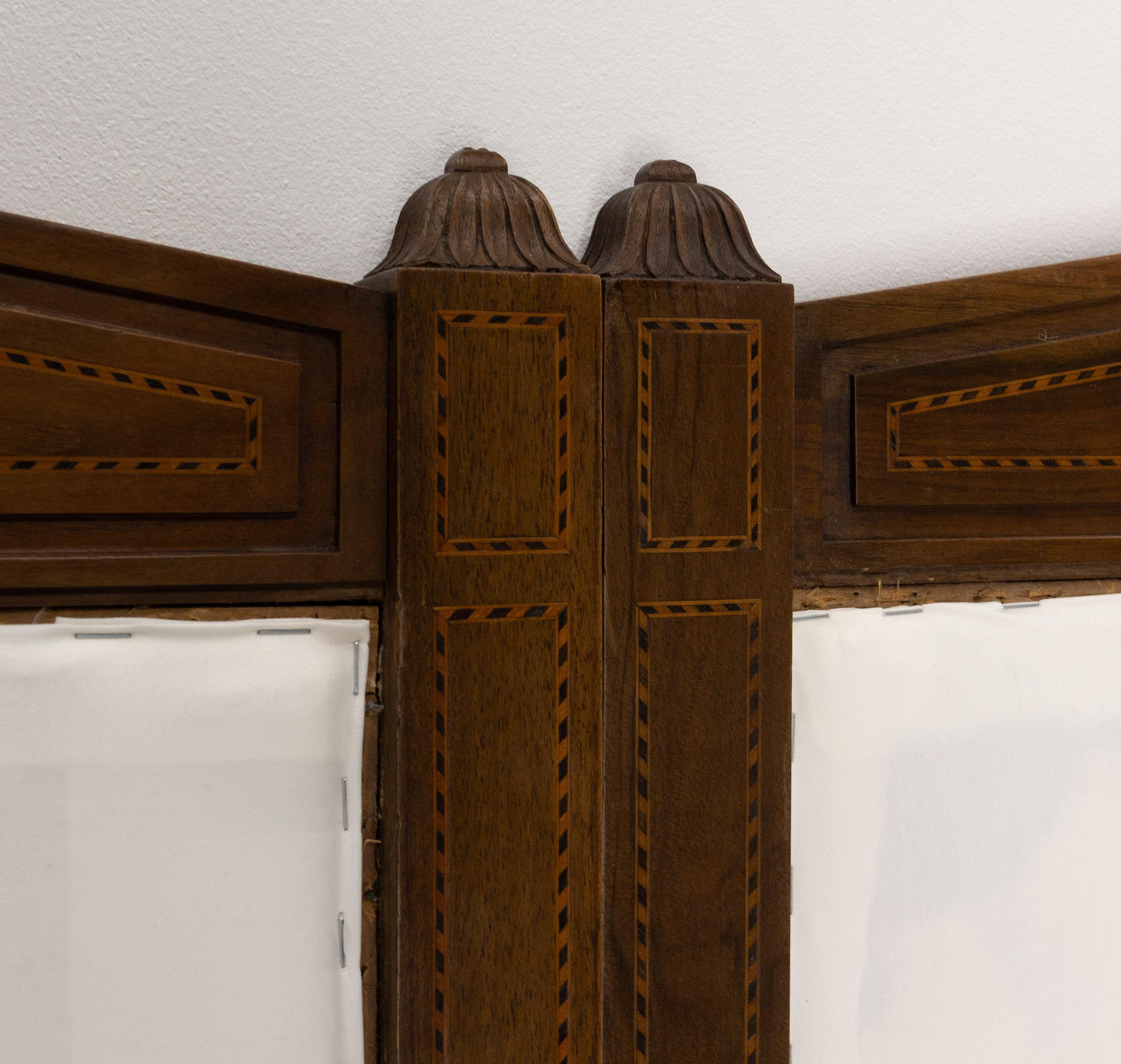 French Walnut Pair of Headboards with Marquetry Directoire Period, 1800 For Sale 2
