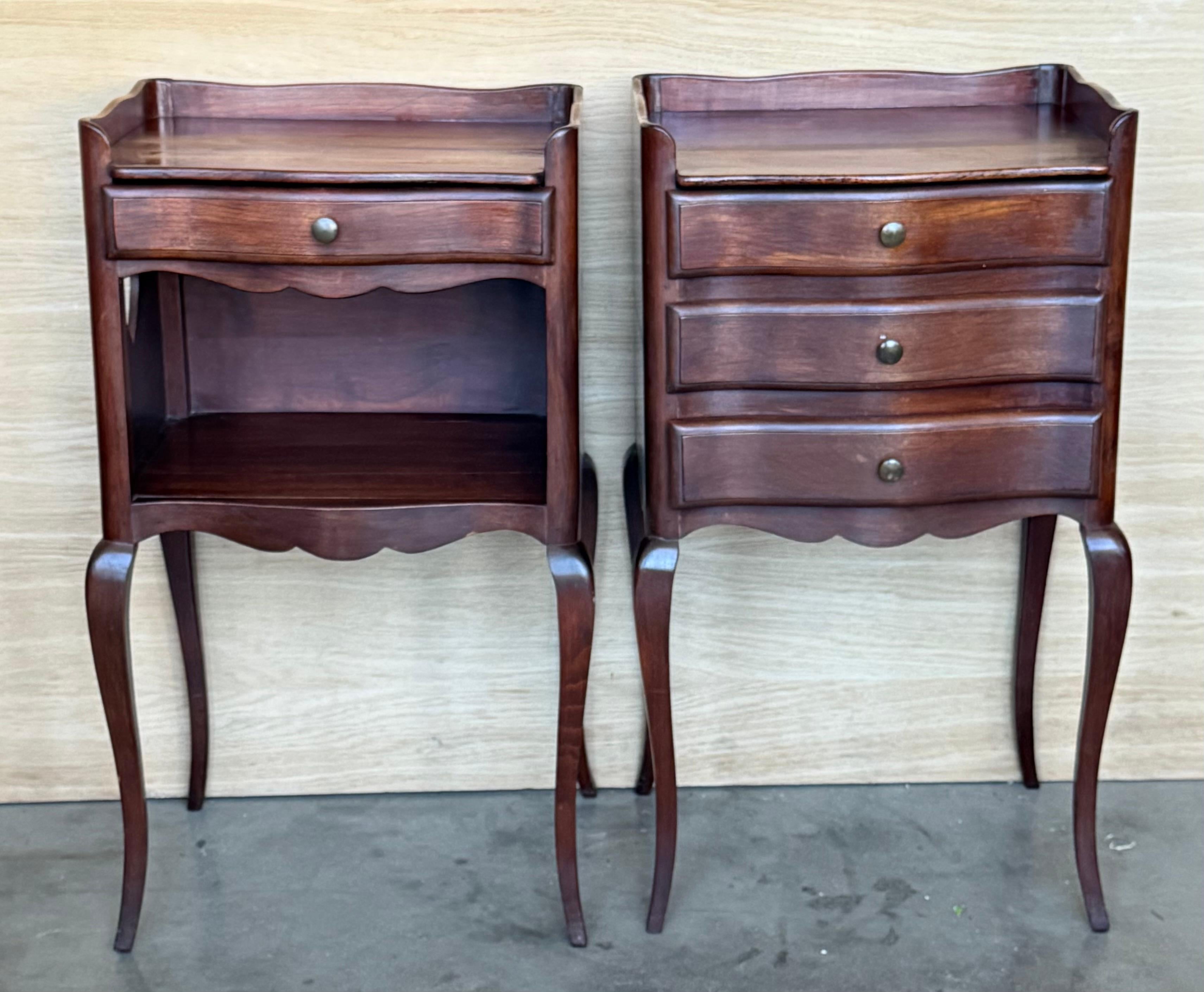 French Walnut Pair of Nightstands with Heart Open Shelf / Three Drawers In Good Condition For Sale In Miami, FL