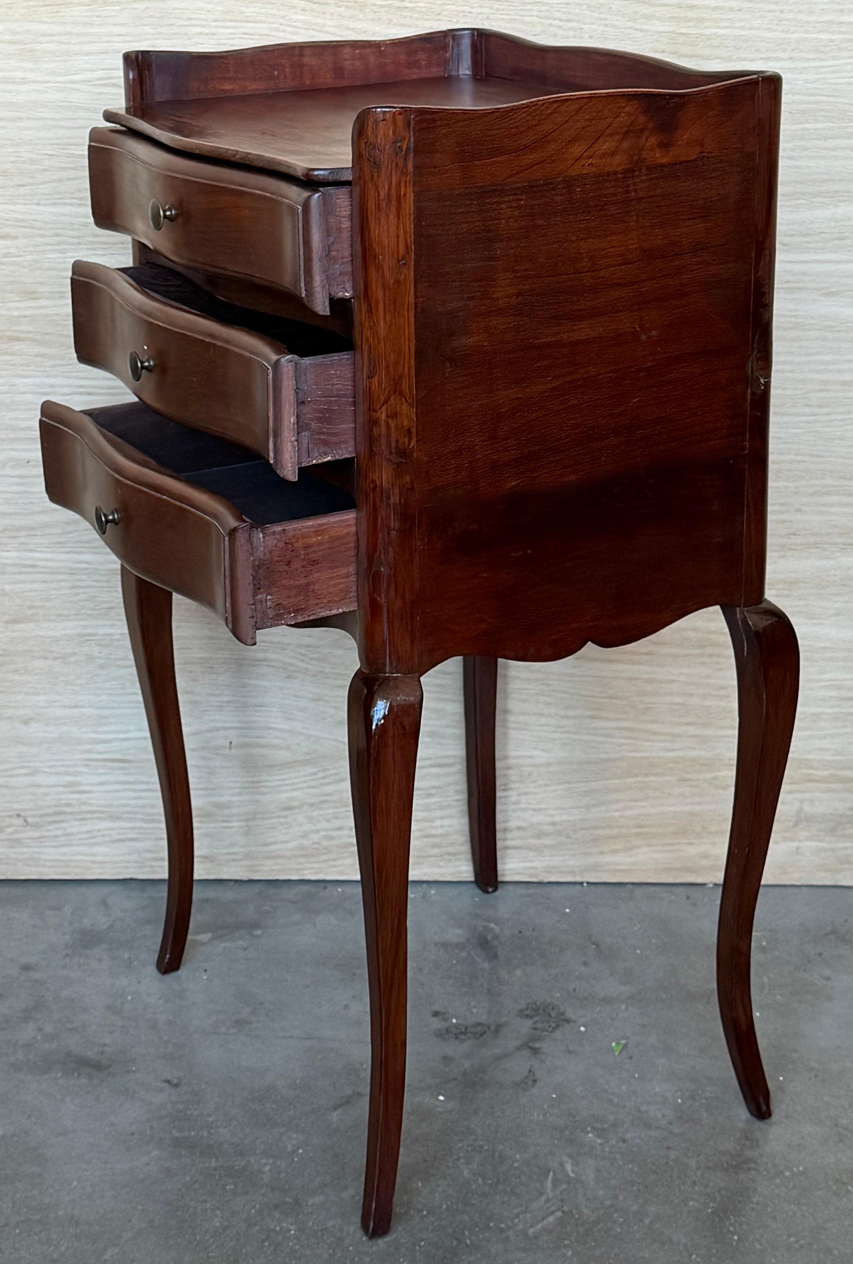 French Walnut Pair of Nightstands with Heart Open Shelf / Three Drawers For Sale 3