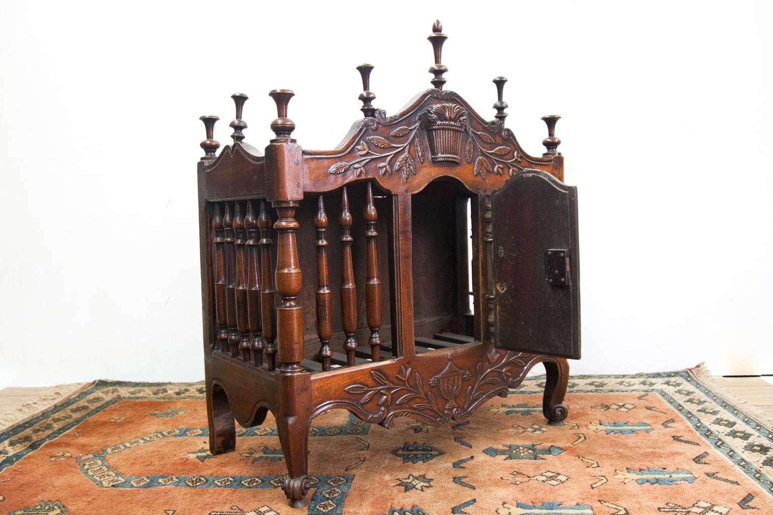 French Walnut Panetiere For Sale 1
