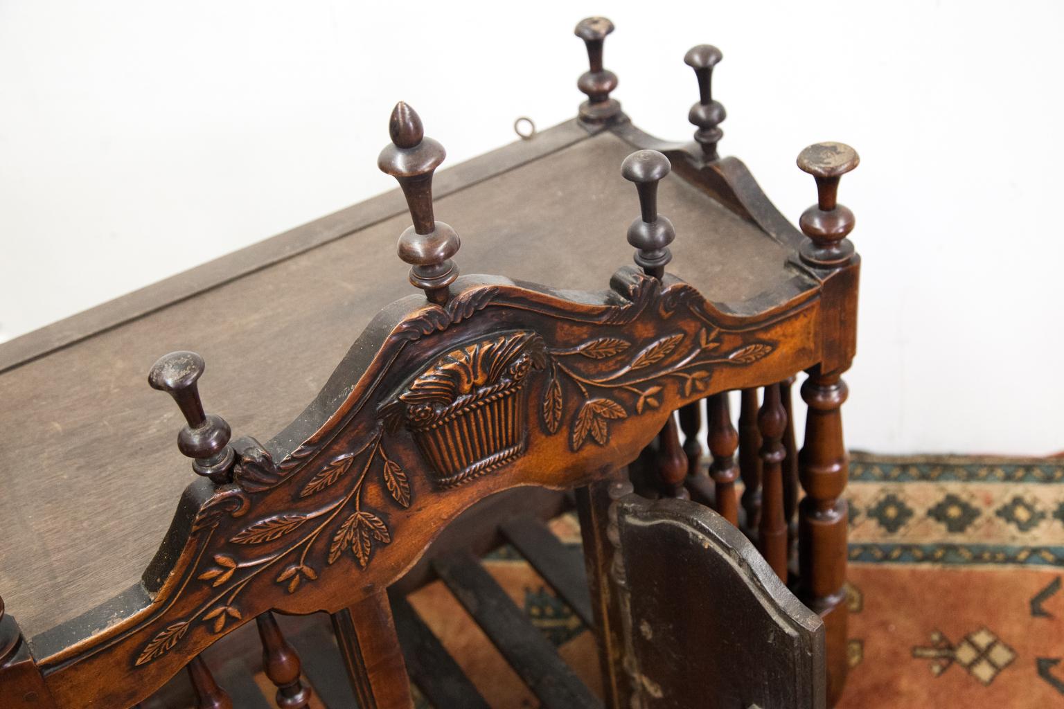 French Walnut Panetiere For Sale 2
