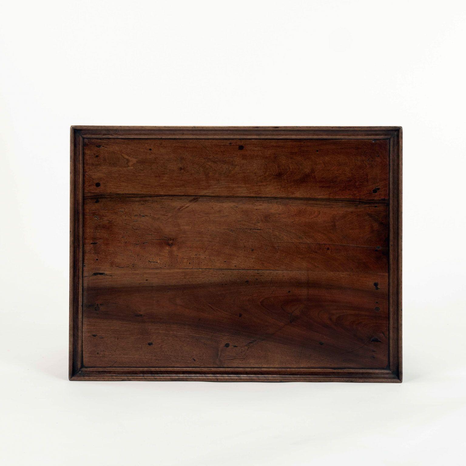Table d'appoint en noyer français en vente 4