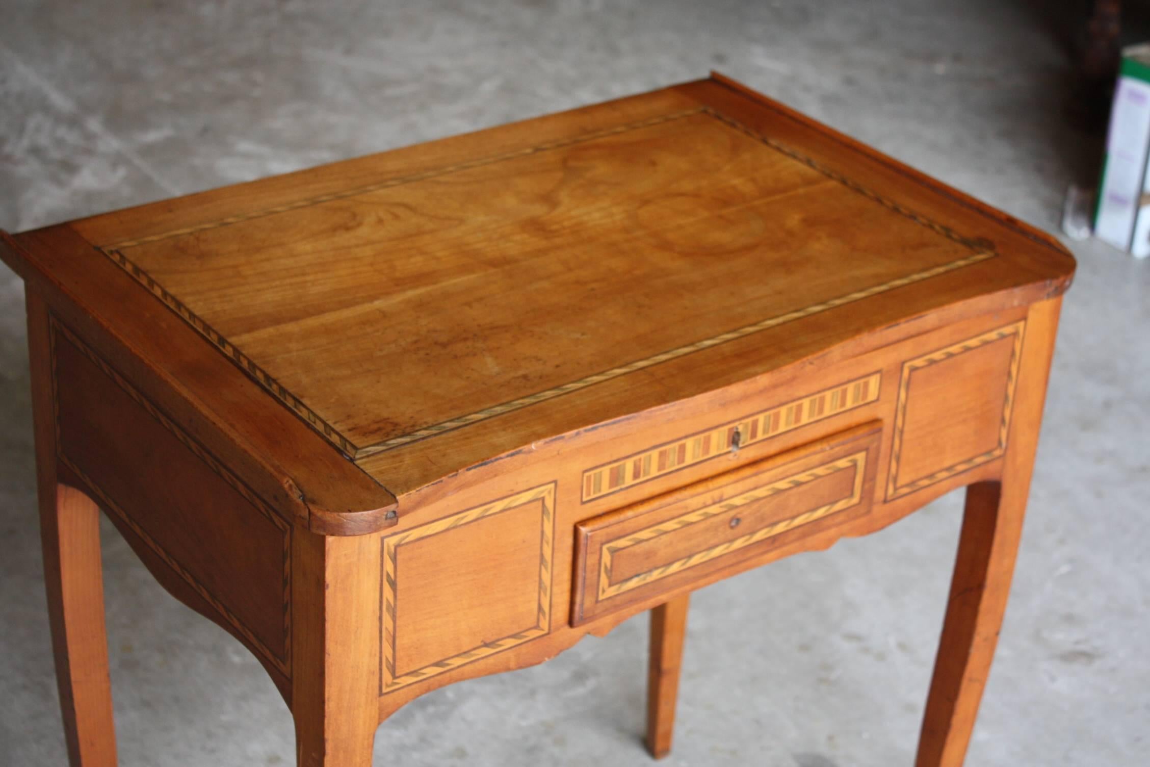 French Walnut Side Table or Small Desk In Good Condition In Fairhope, AL