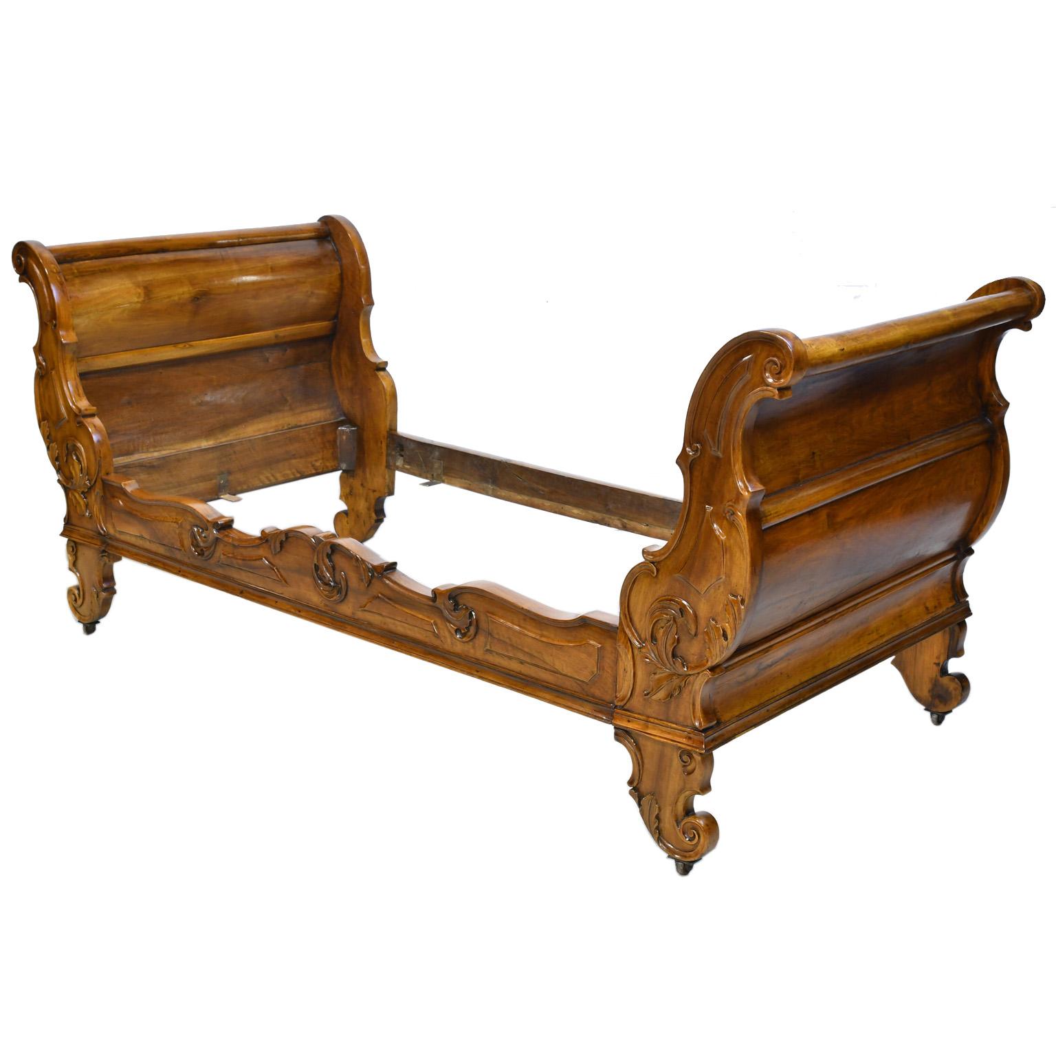 antique sleigh bed