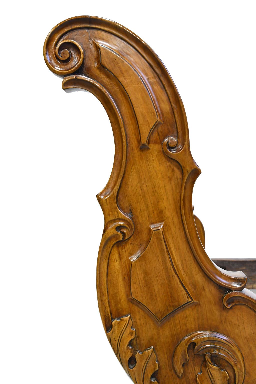 French Walnut Sleigh Day Bed with Articulated Carvings in a Provincial Style In Good Condition In Miami, FL