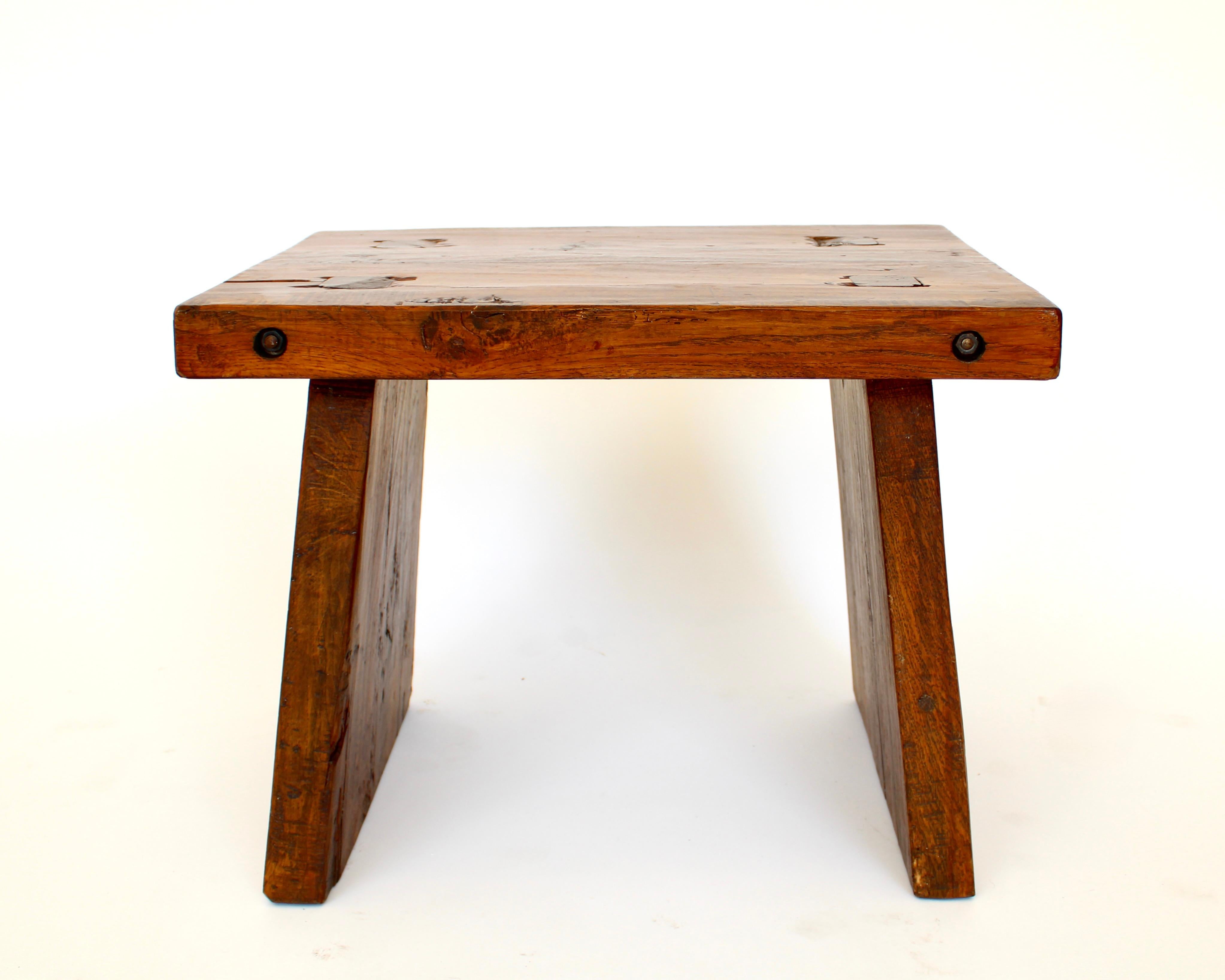 Sgabelli in noce francese attribuiti all'Atelier Marolles in uno spirito Wabi Sabi XX sec. in vendita 11