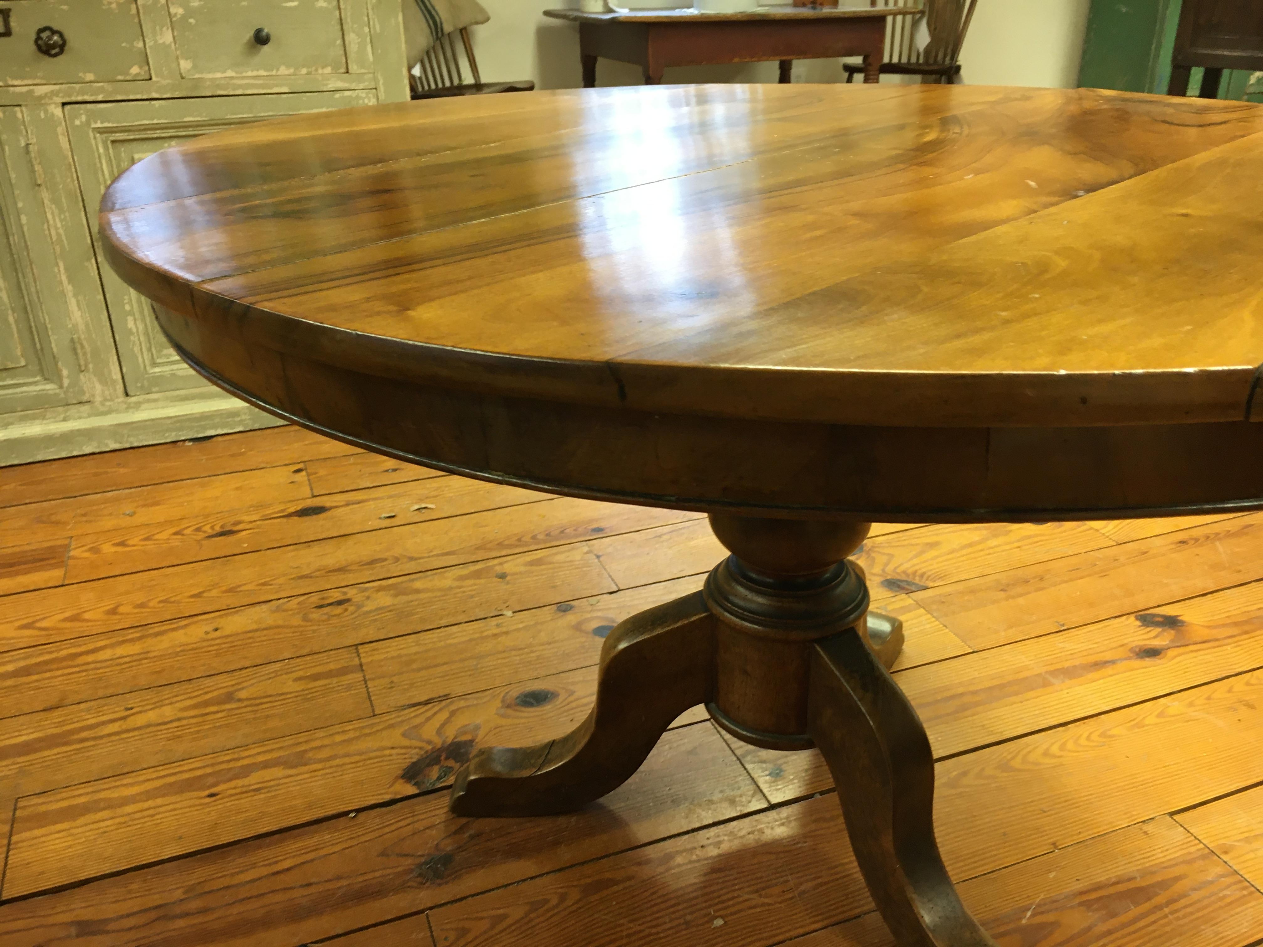 French Walnut Tilt Top Round Table In Good Condition In Sheffield, MA