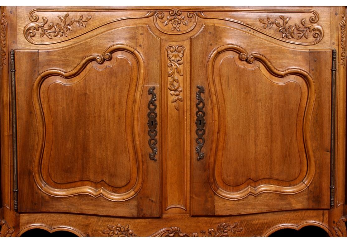 Credenza tripla in noce francese in vendita 5