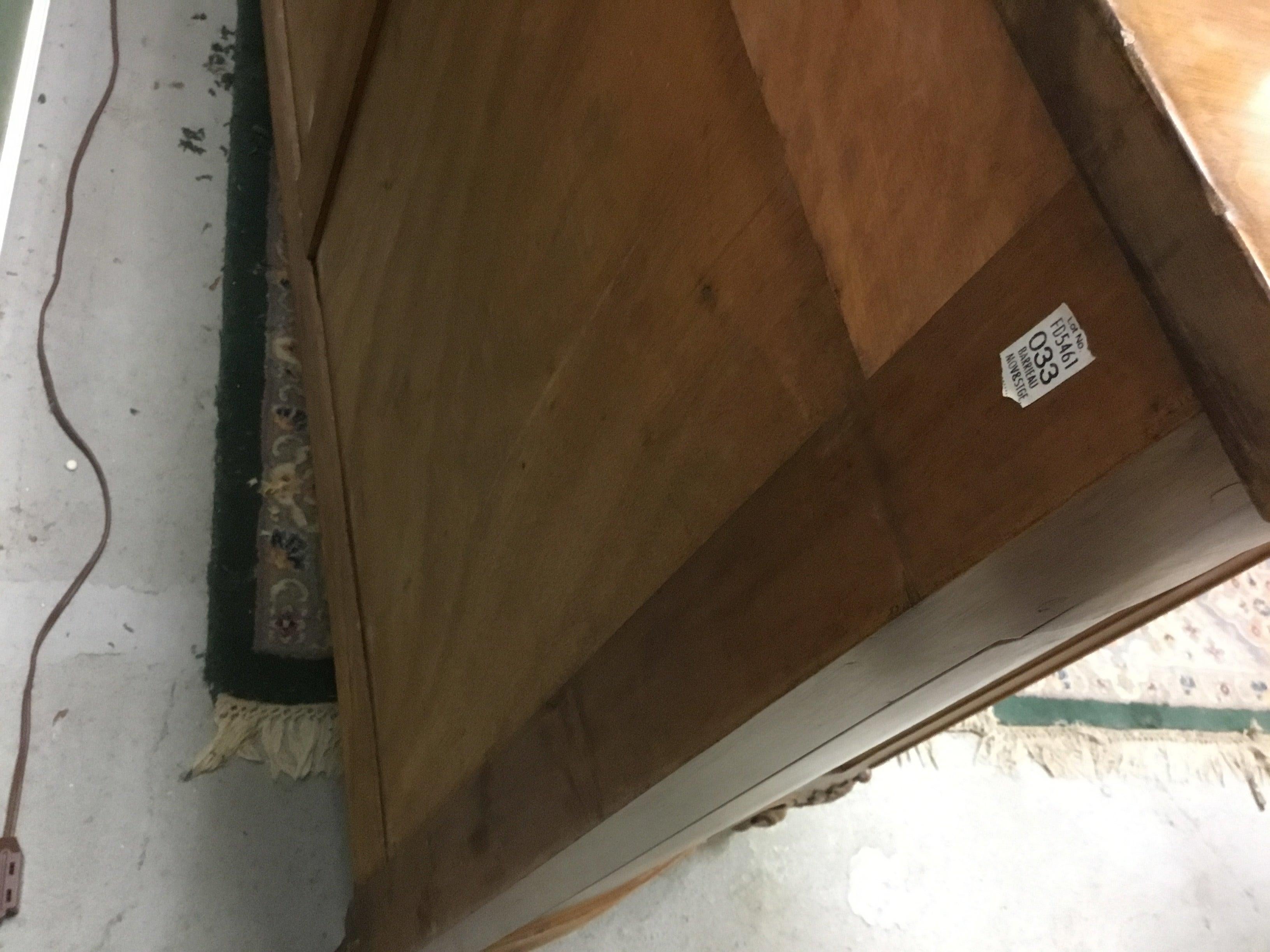 Credenza tripla in noce francese in vendita 6