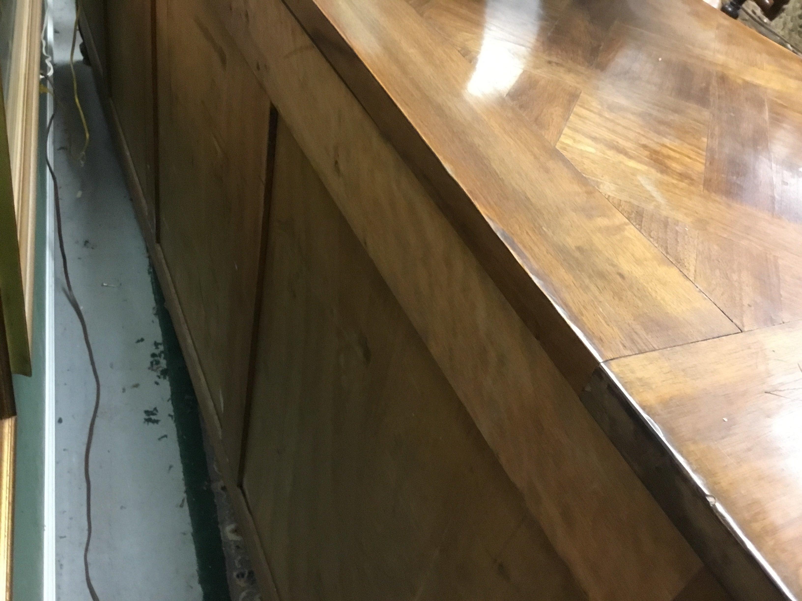 Credenza tripla in noce francese in vendita 8