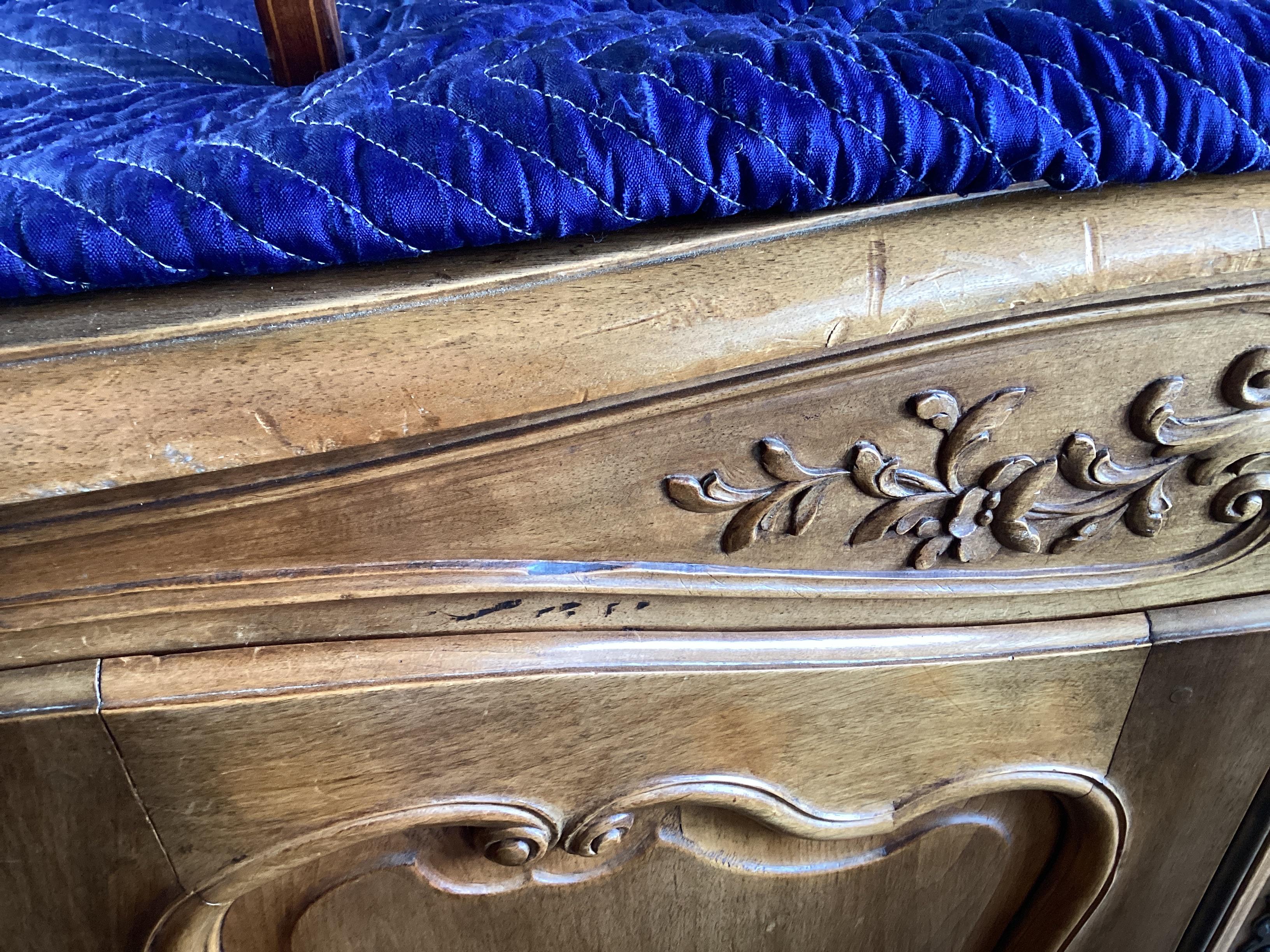 Credenza tripla in noce francese in vendita 10