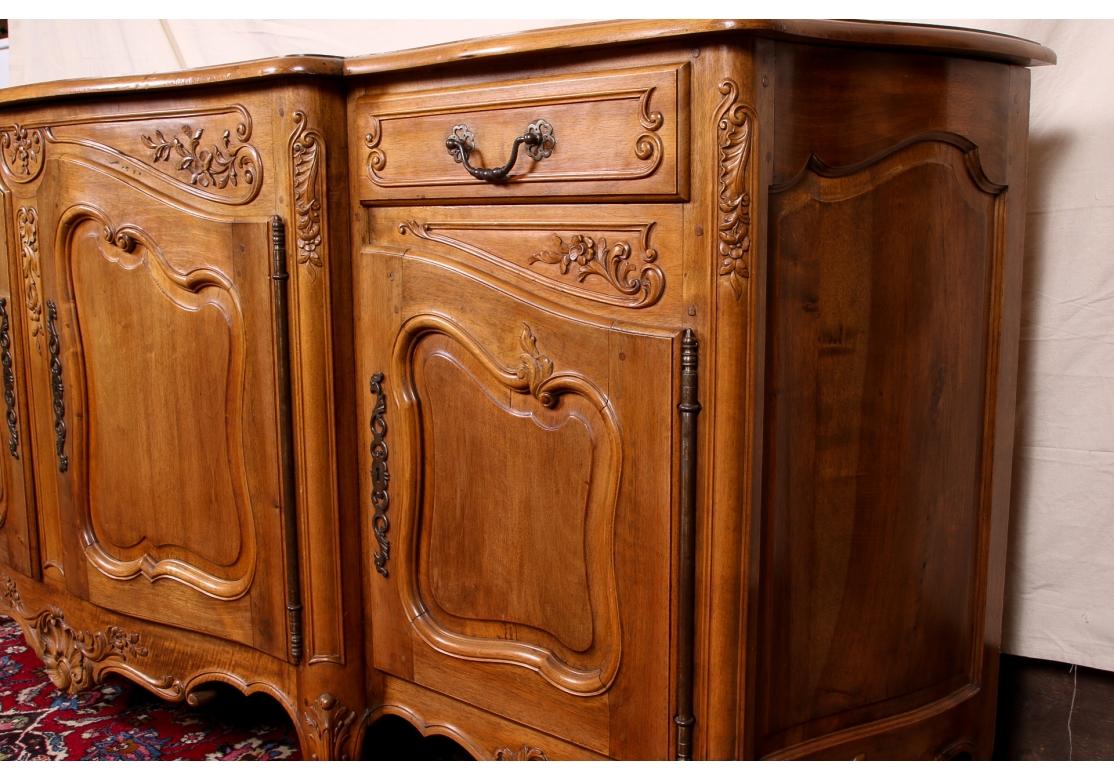 XX secolo Credenza tripla in noce francese in vendita