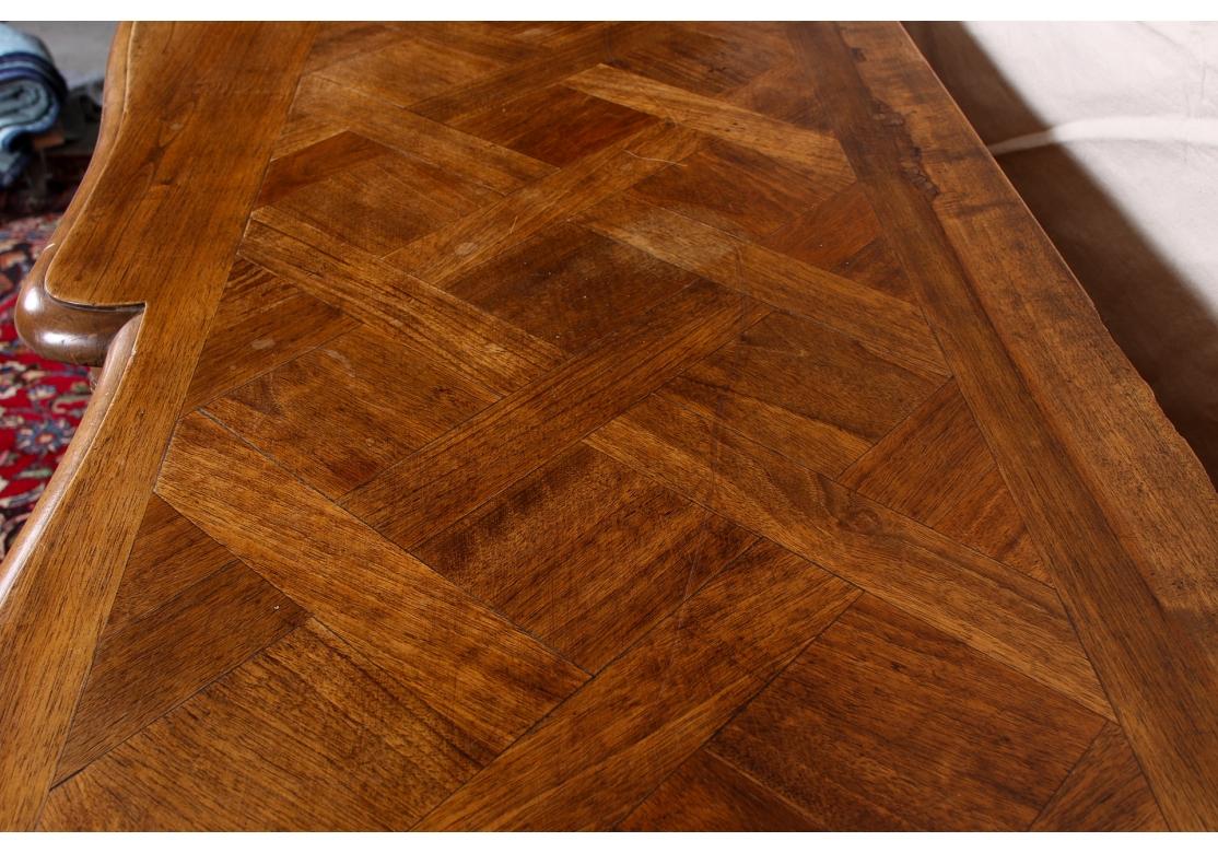 Ottone Credenza tripla in noce francese in vendita