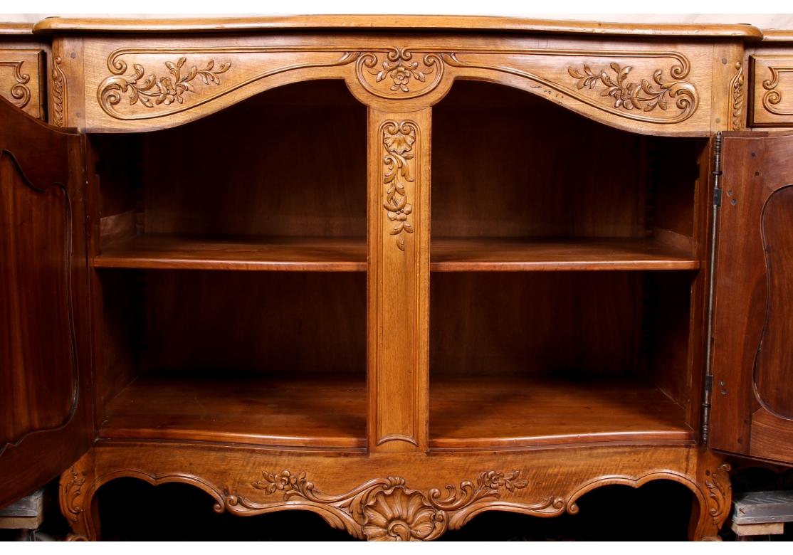 Credenza tripla in noce francese in vendita 2
