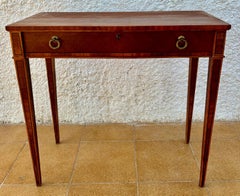 Französischer Tisch aus Nussbaumfurnier, 1940er Jahre