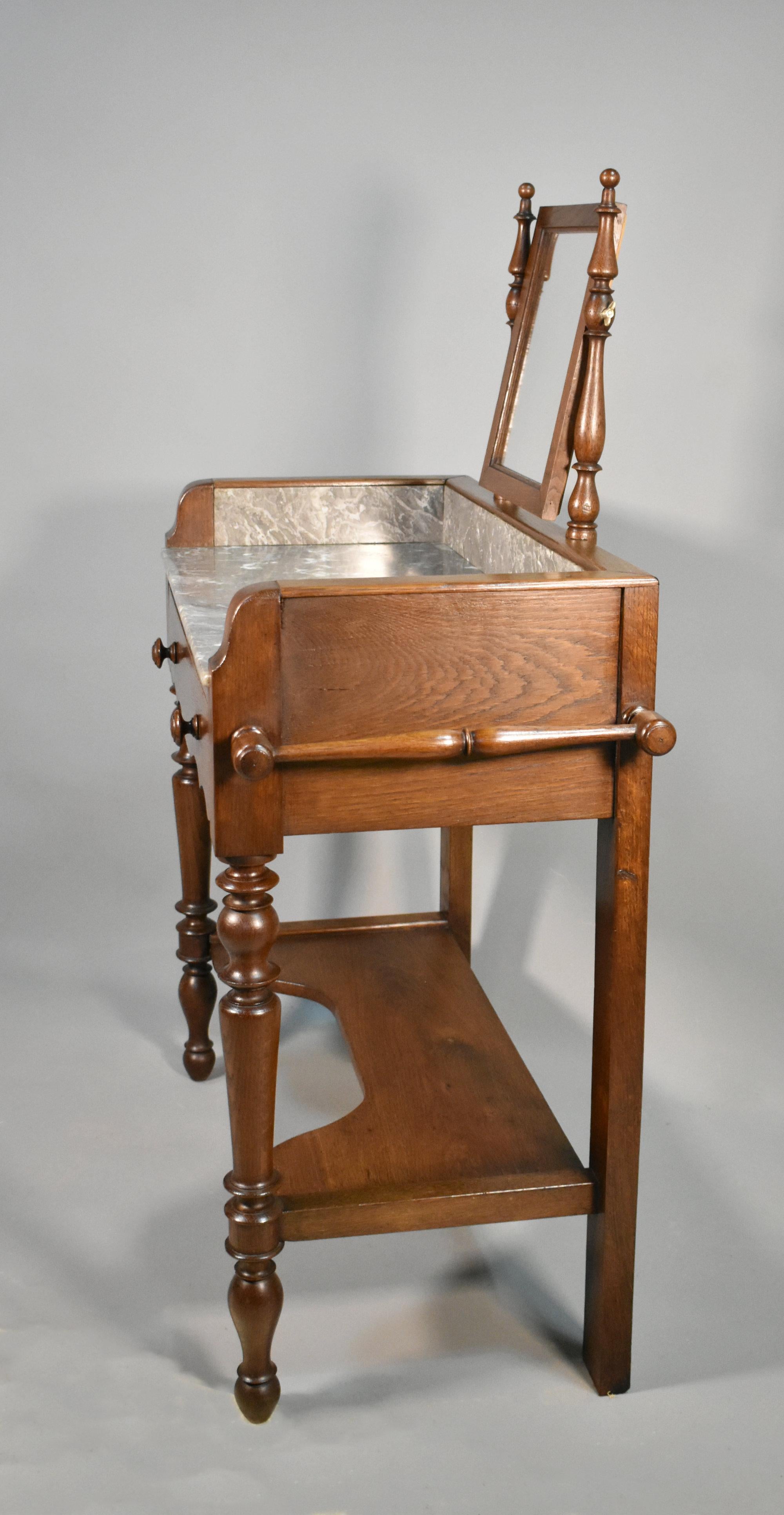 Lavabo / Vanità francese in stile Oak Louis Philippe in vendita 4