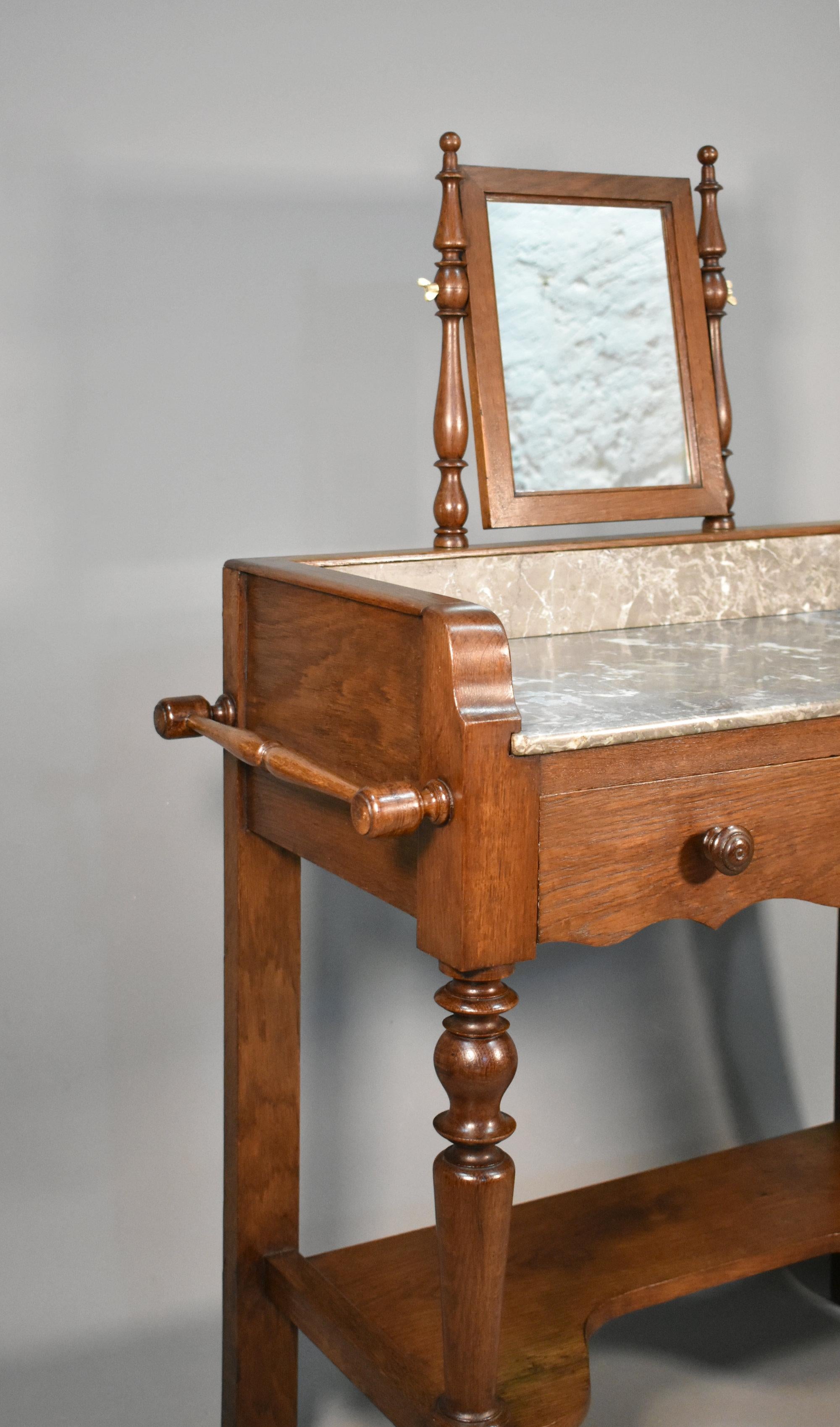 Lavabo / Vanità francese in stile Oak Louis Philippe in vendita 6