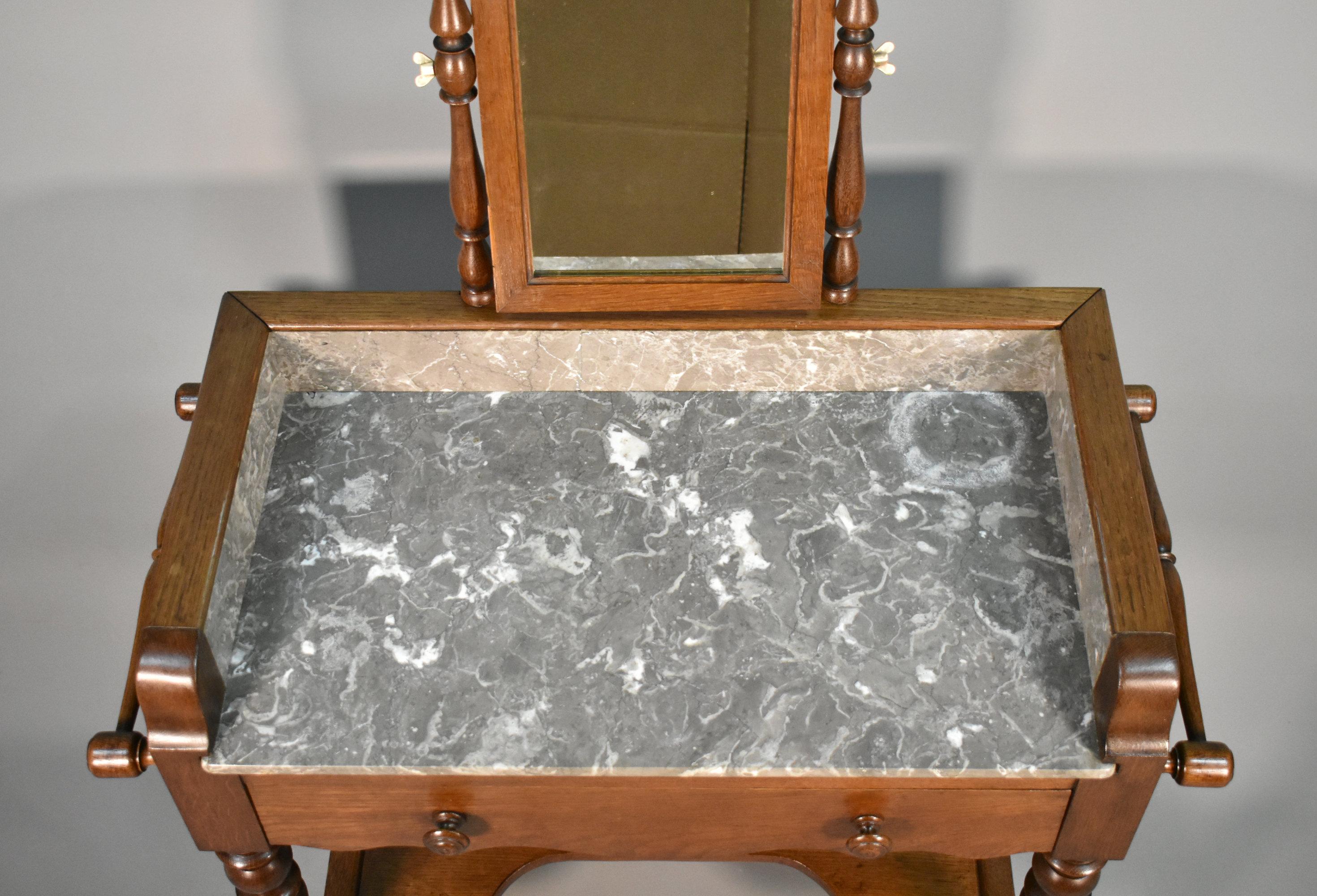 Ottone Lavabo / Vanità francese in stile Oak Louis Philippe in vendita