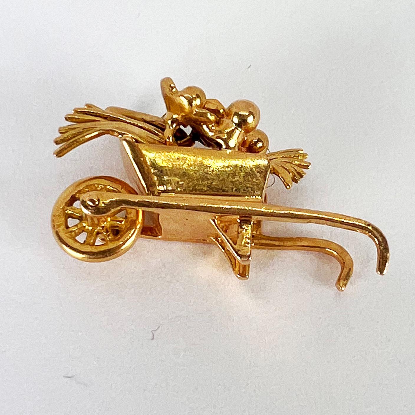 French Wheelbarrow with Flowers 18K Yellow Gold Charm Pendant For Sale 3