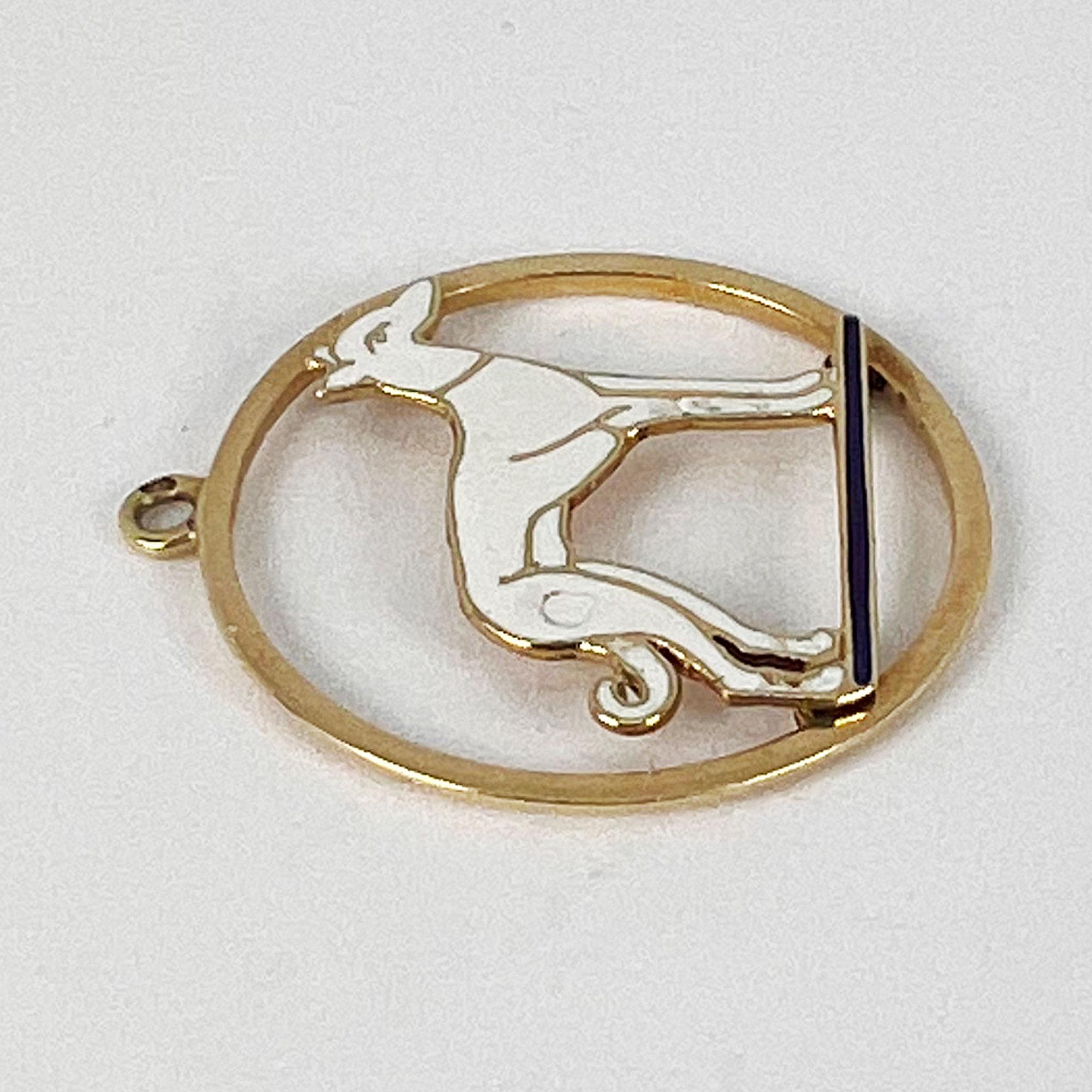 Französischer 18 Karat Gelbgold Emaille-Charm-Anhänger mit Fledermaus-Hunde-Anhänger im Angebot 11
