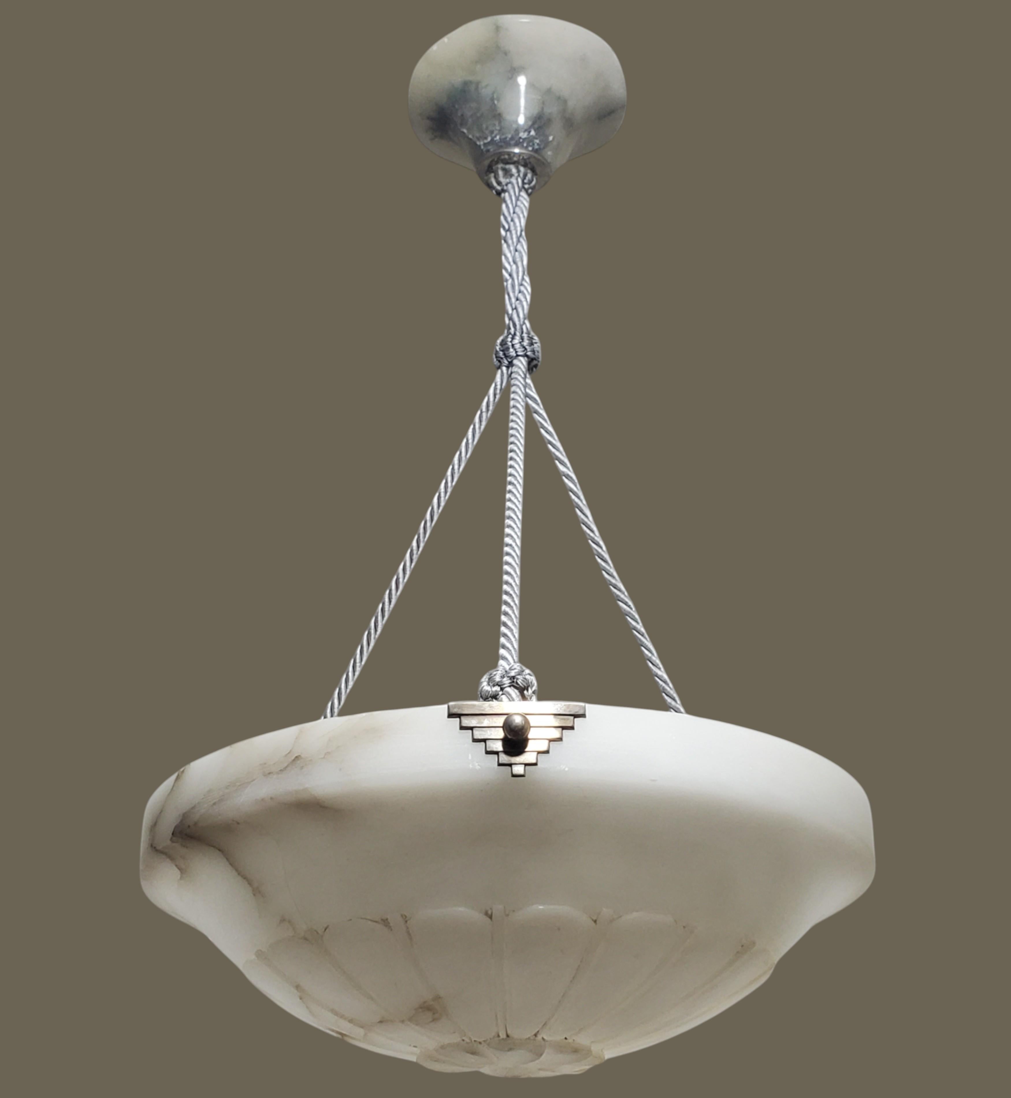 Lampada a sospensione francese in alabastro bianco, corda grigia con baldacchino originale in alabastro in vendita 2