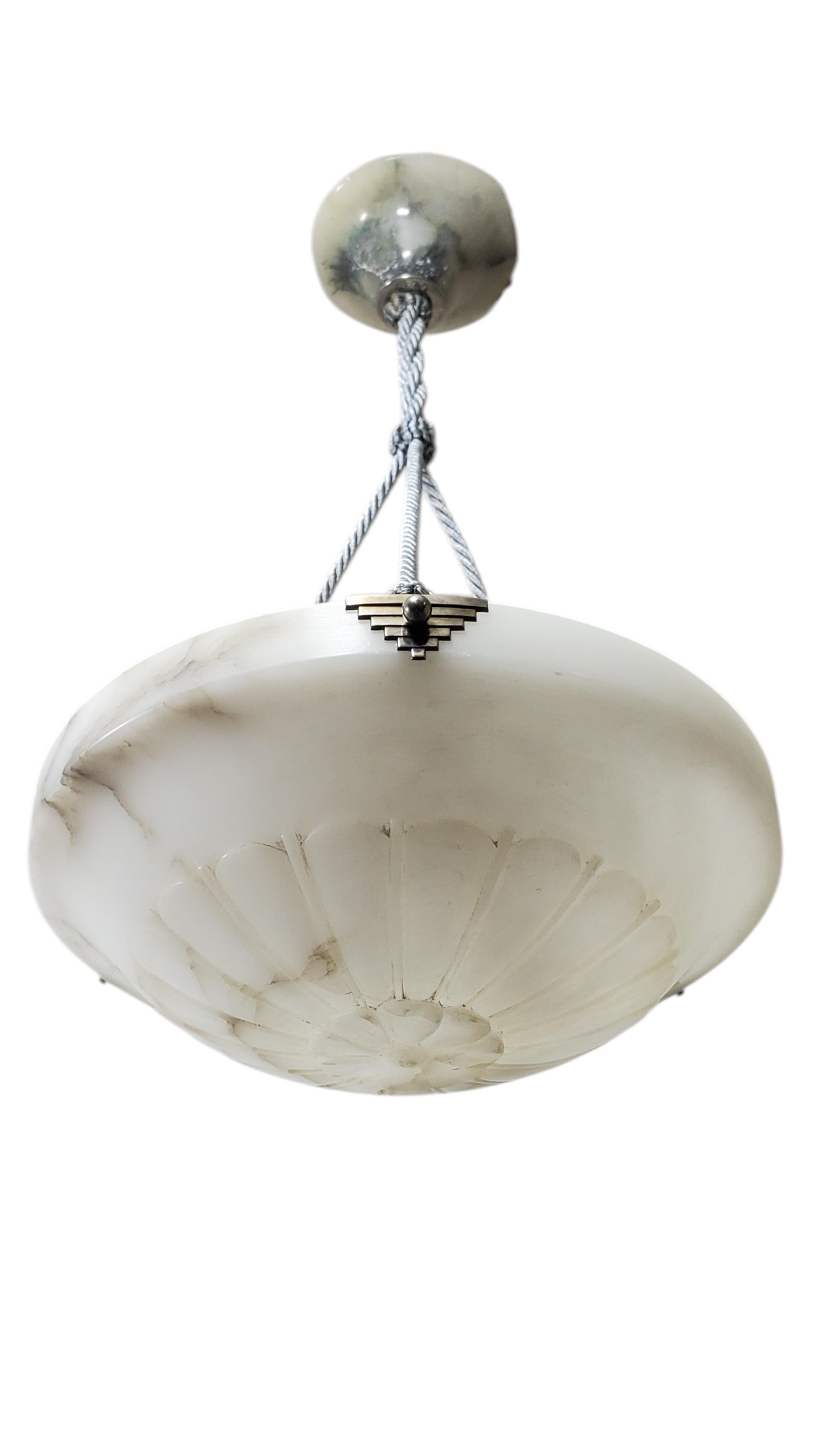 Lampada a sospensione francese in alabastro bianco, corda grigia con baldacchino originale in alabastro in vendita 5
