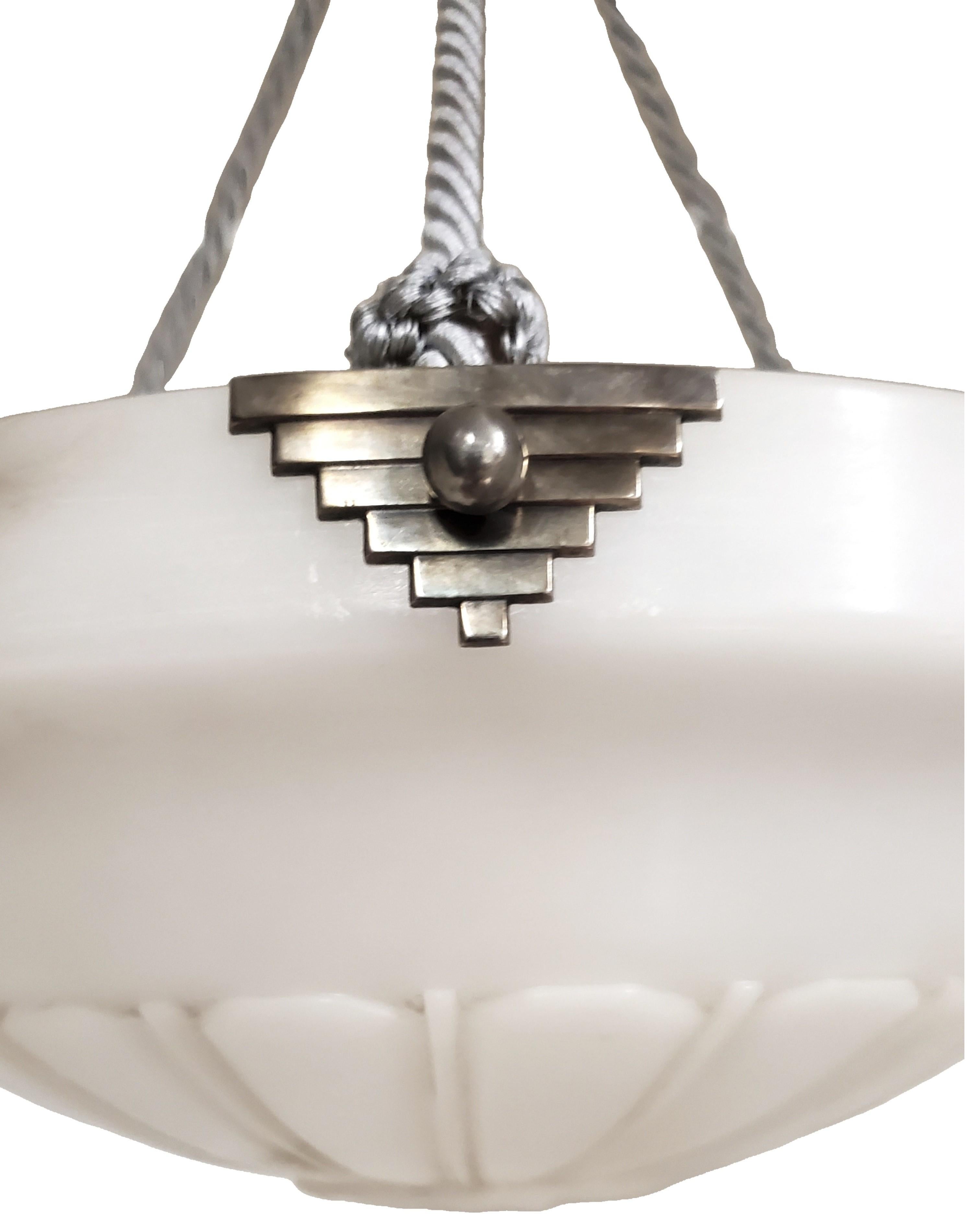 Lampada a sospensione francese in alabastro bianco, corda grigia con baldacchino originale in alabastro in vendita 6