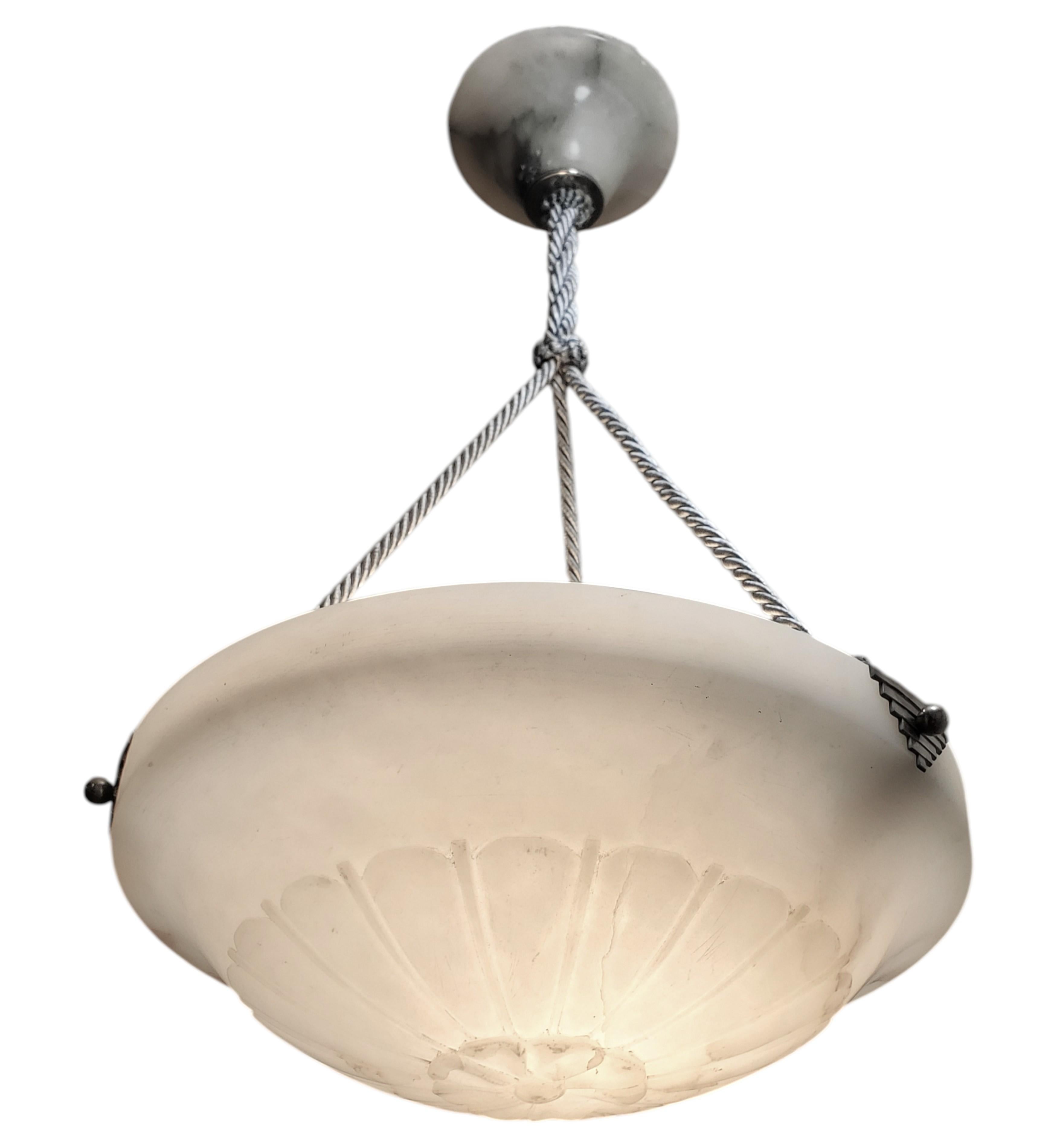 Lampada a sospensione francese in alabastro bianco, corda grigia con baldacchino originale in alabastro in vendita 12