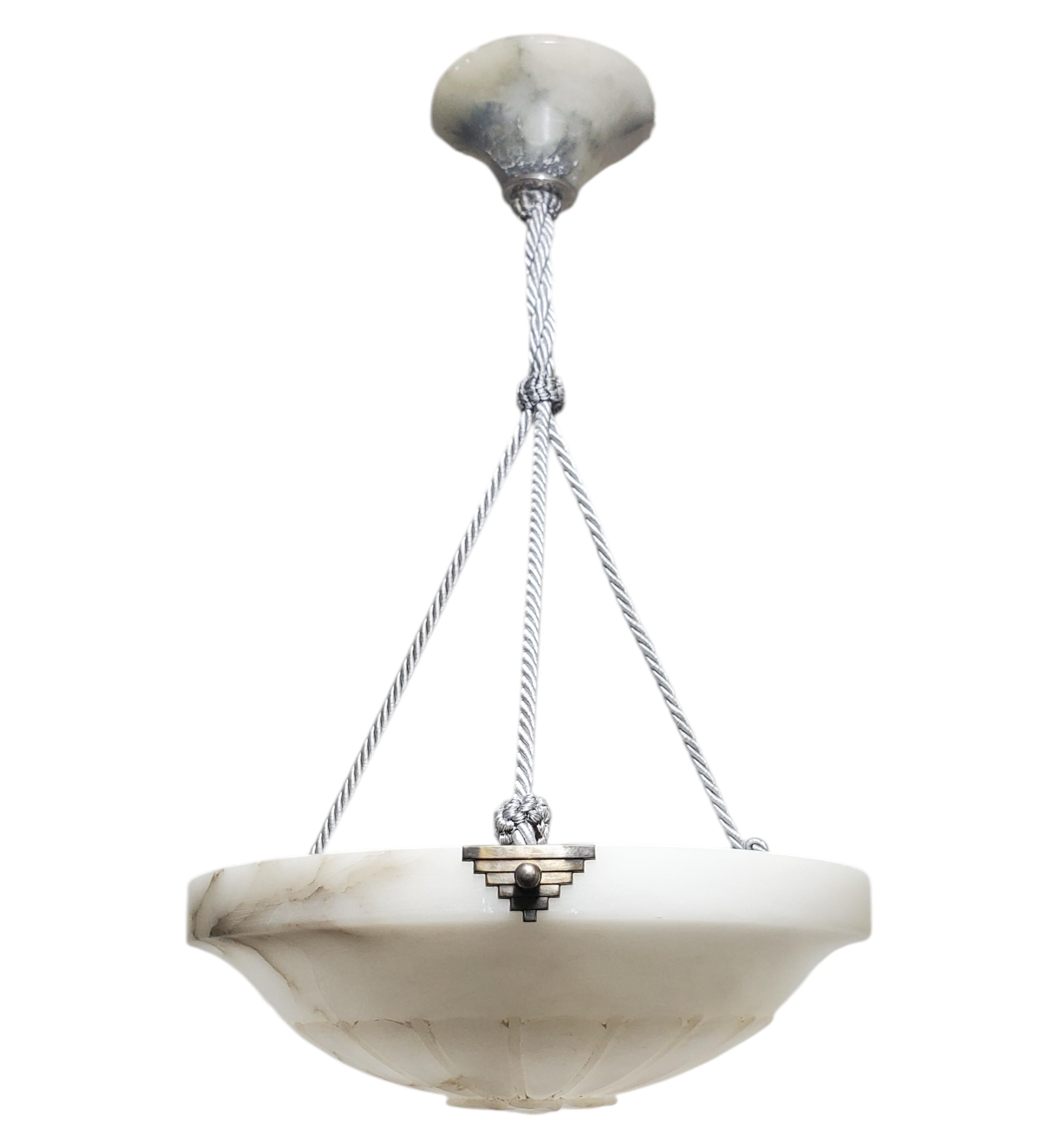 Corda Lampada a sospensione francese in alabastro bianco, corda grigia con baldacchino originale in alabastro in vendita