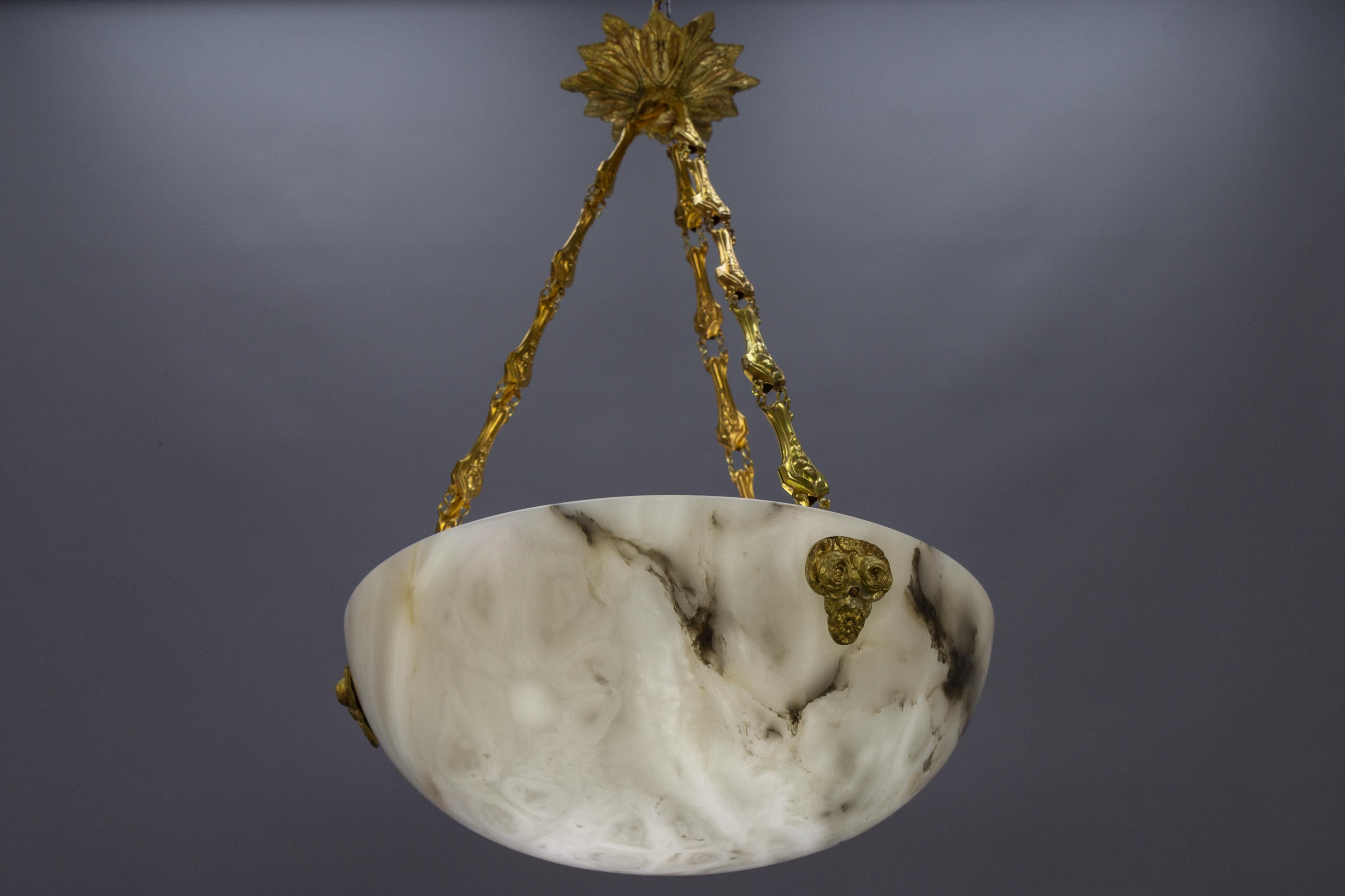 French White and Black Veined Alabaster Pendant Light Chandelier, ca. 1920 1