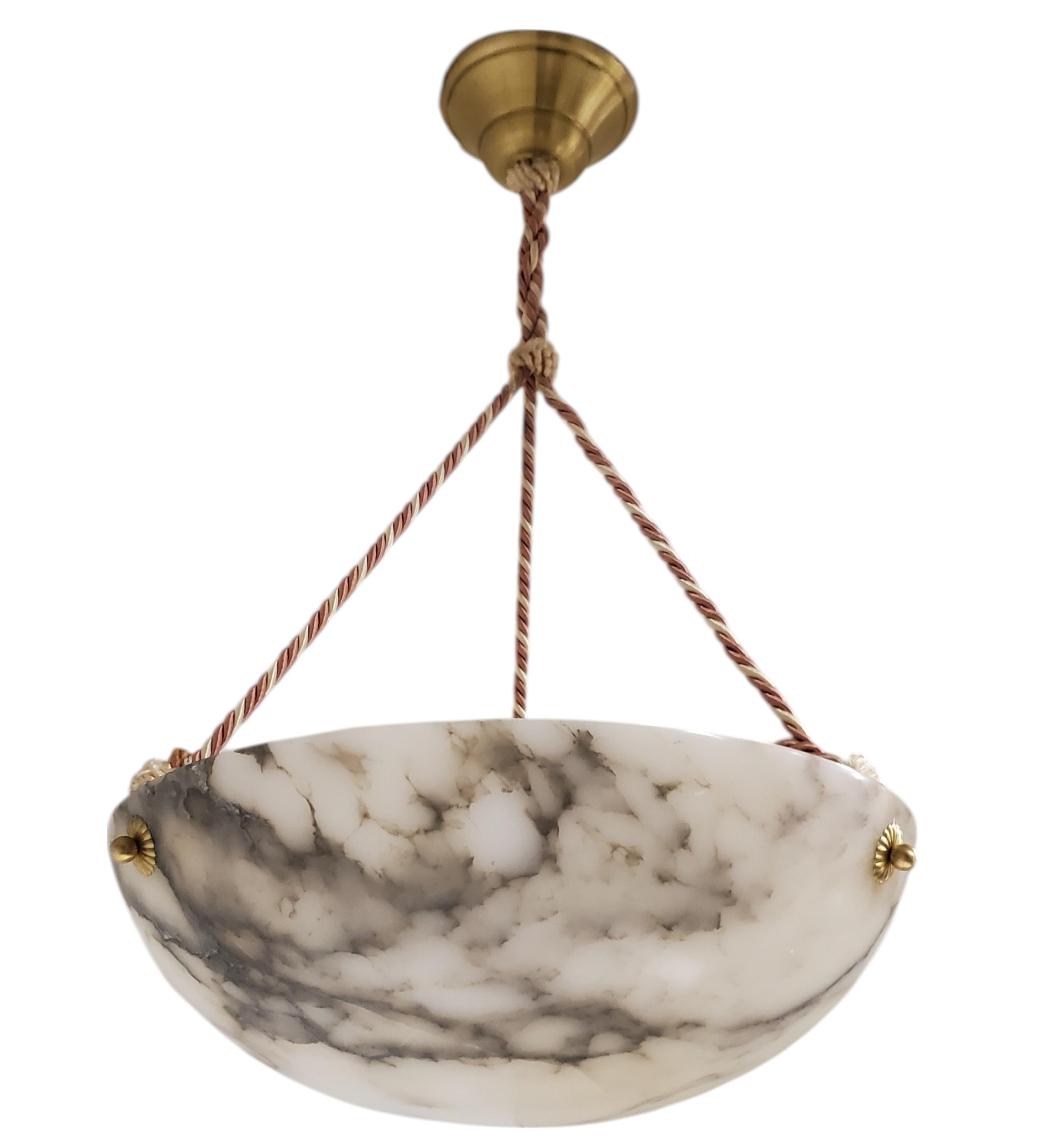 Minimaliste Coupe d'albâtre d'origine française veinée de blanc et de gris avec cordon rose + blanc en vente
