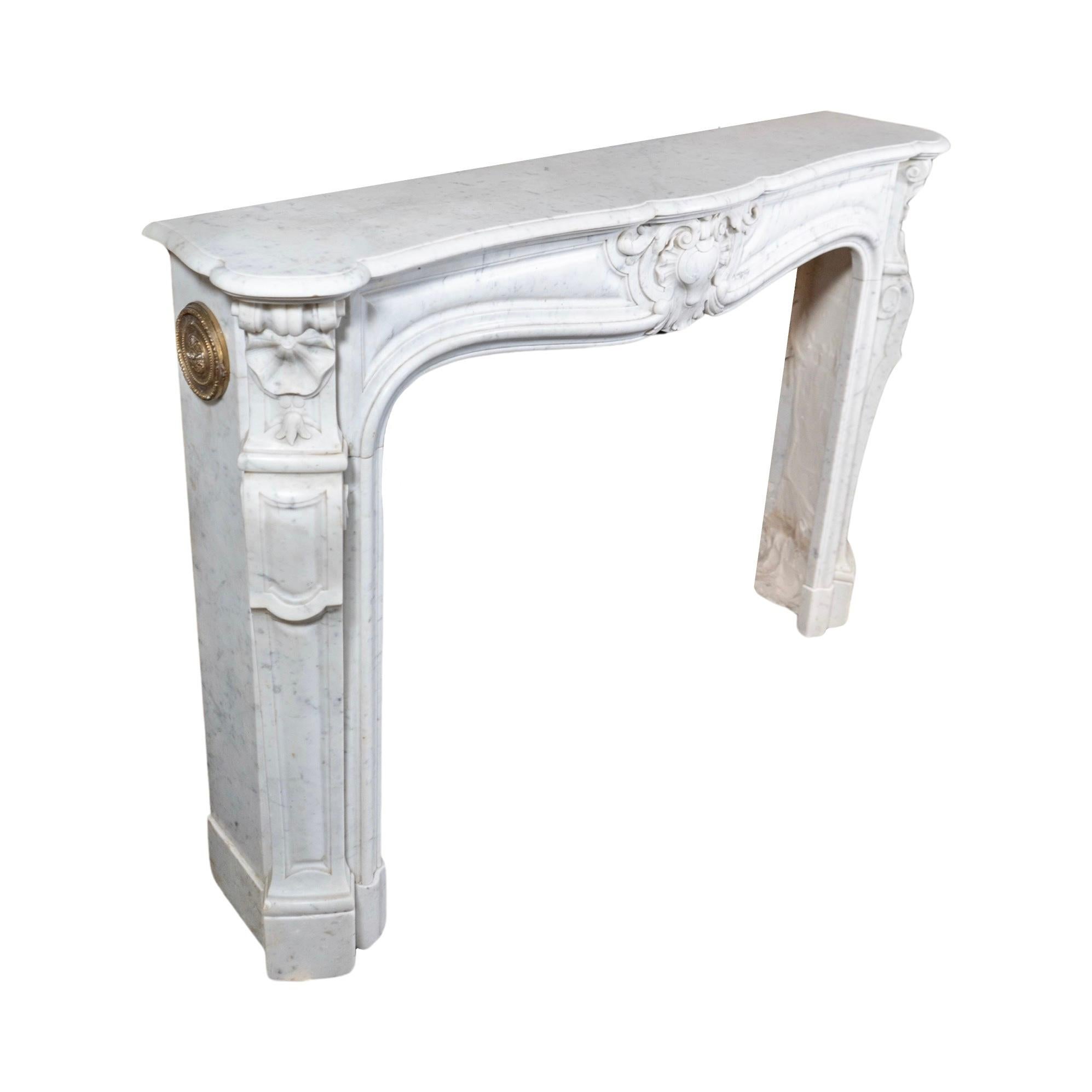 French White Carrara Marble Mantel For Sale 1
