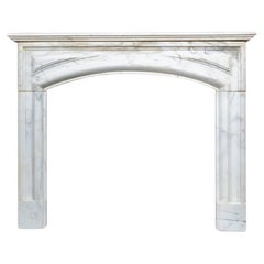 Französischer weißer Carrara-Marmor-Mantel